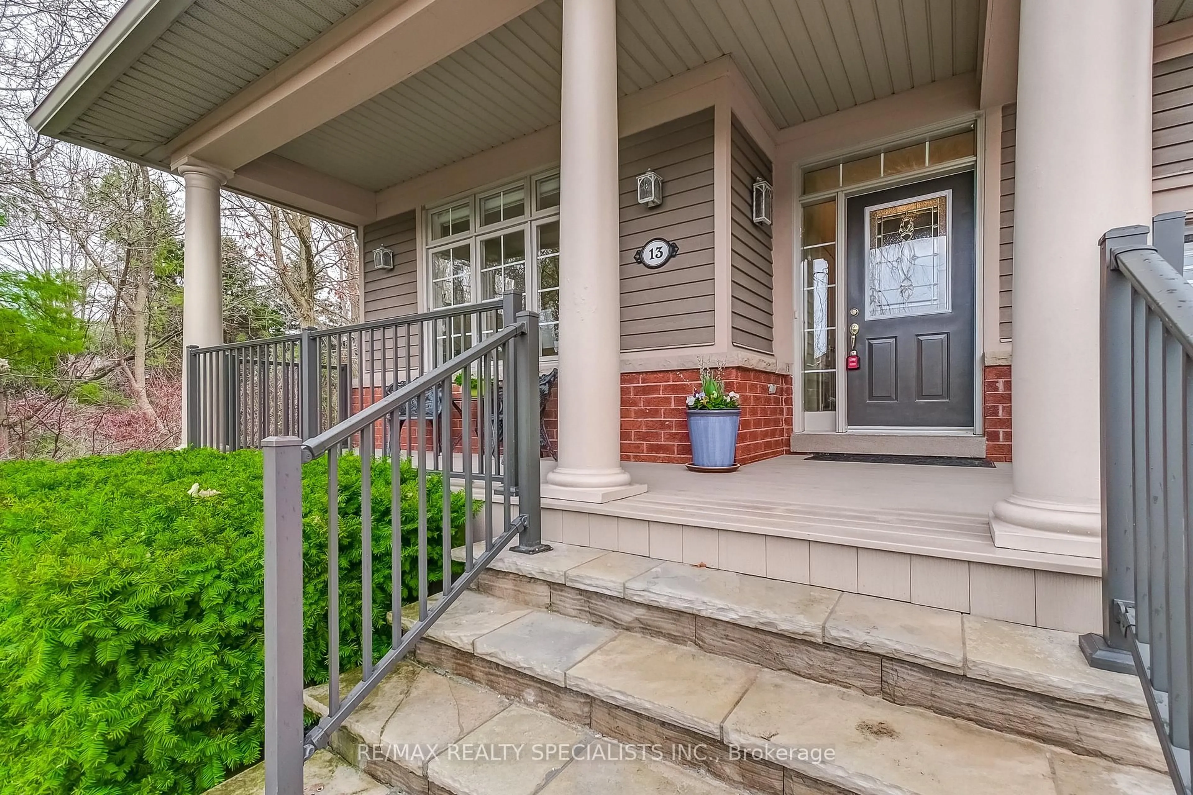 Unknown for 2130 Dickson Rd #13, Mississauga Ontario L5B 1M6