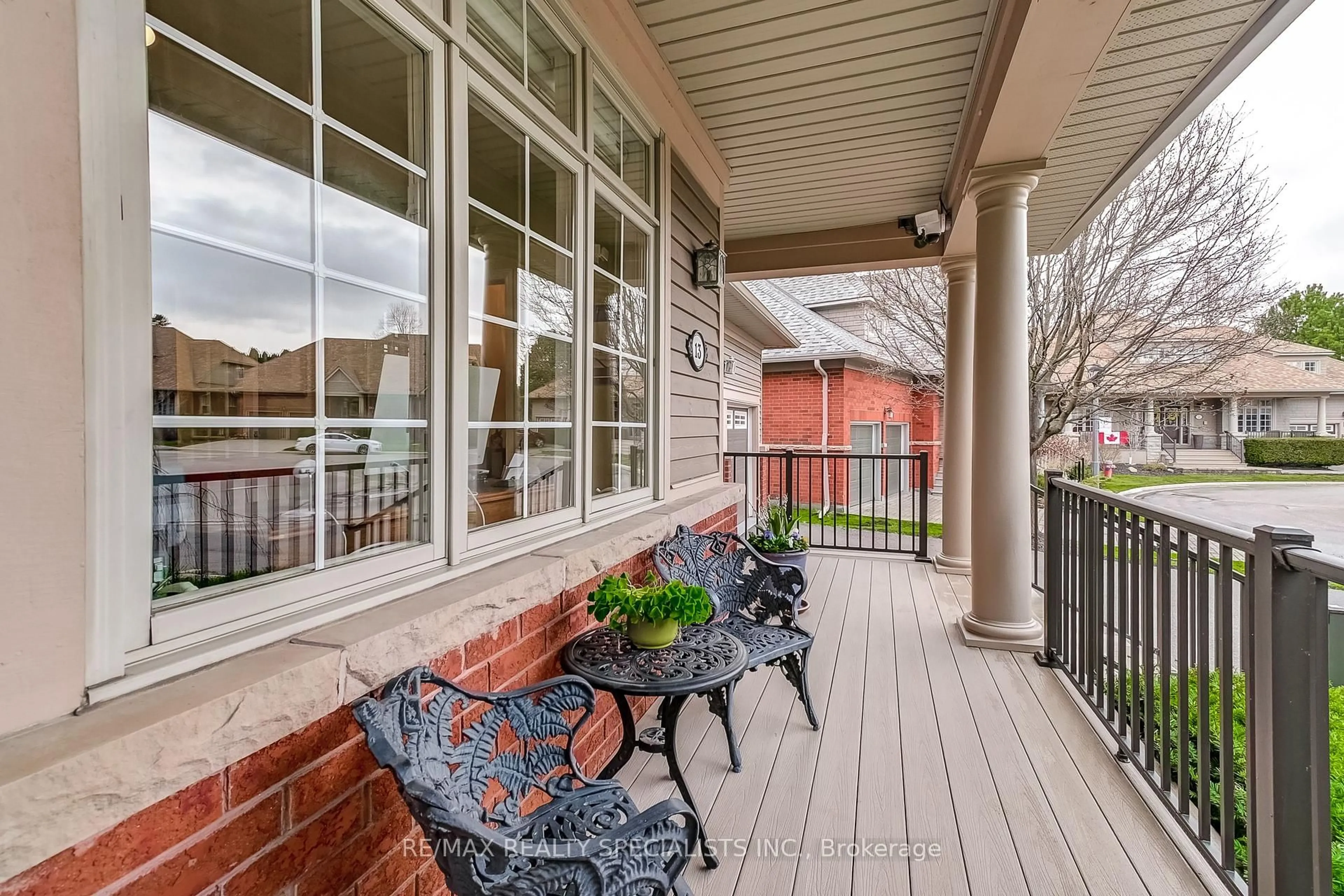 Patio, street for 2130 Dickson Rd #13, Mississauga Ontario L5B 1M6