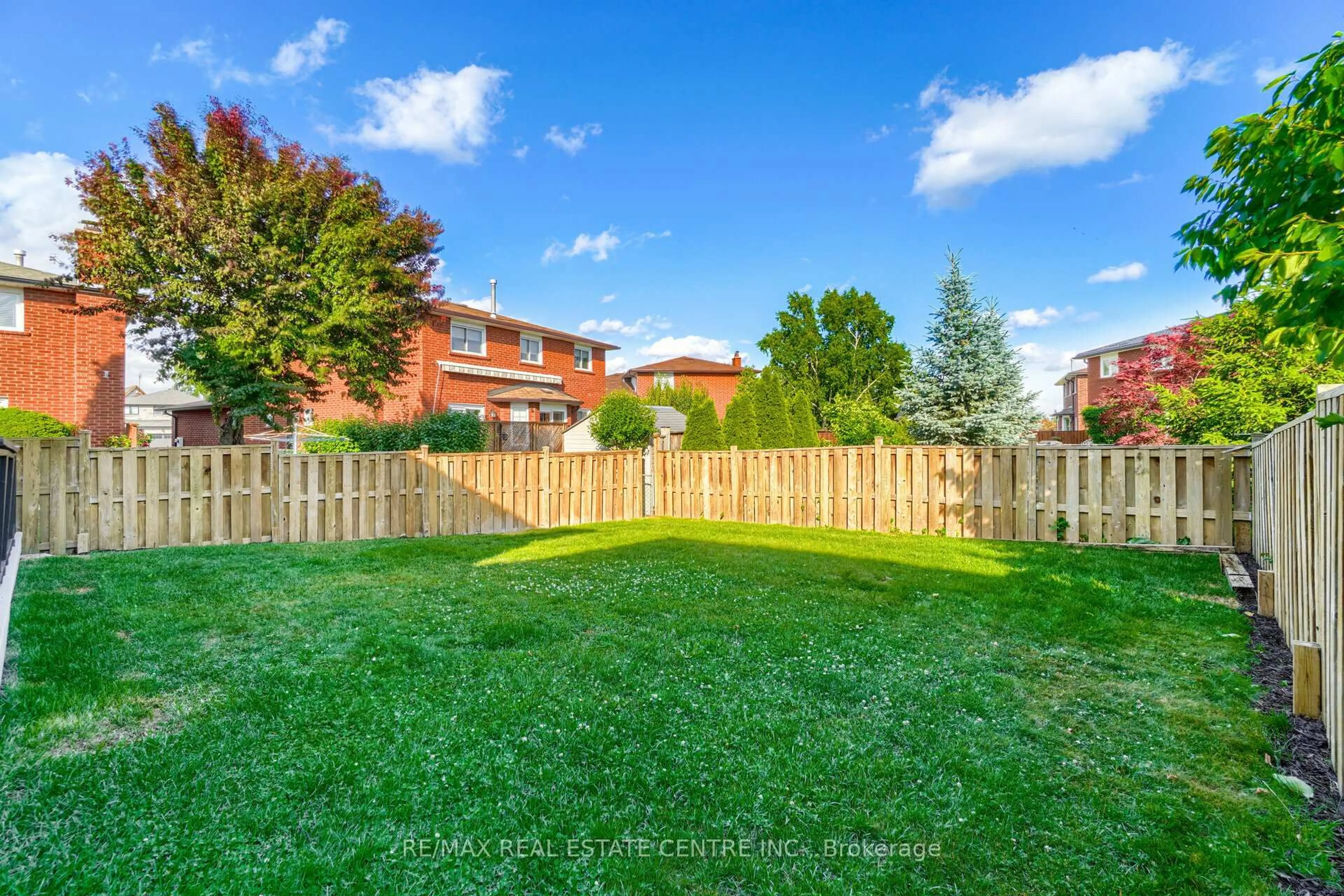 Patio, unknown for 550 Meadows Blvd, Mississauga Ontario L4Z 1G6