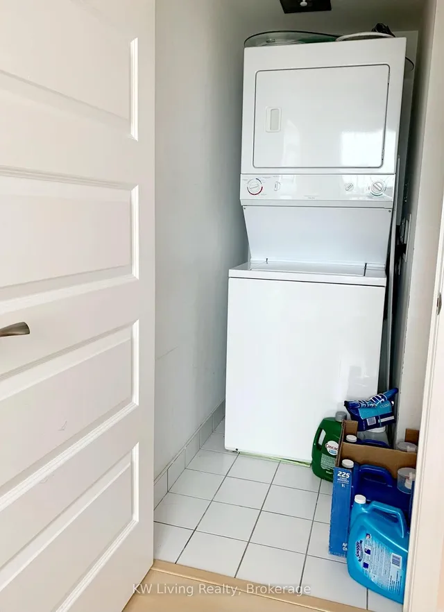 Additional property image - 215 Queen St Unit 810