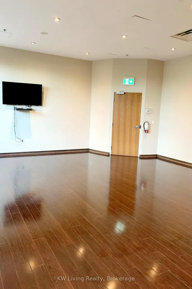 Additional property image - 215 Queen St Unit 810