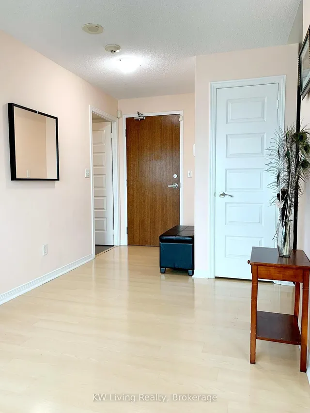 Additional property image - 215 Queen St Unit 810