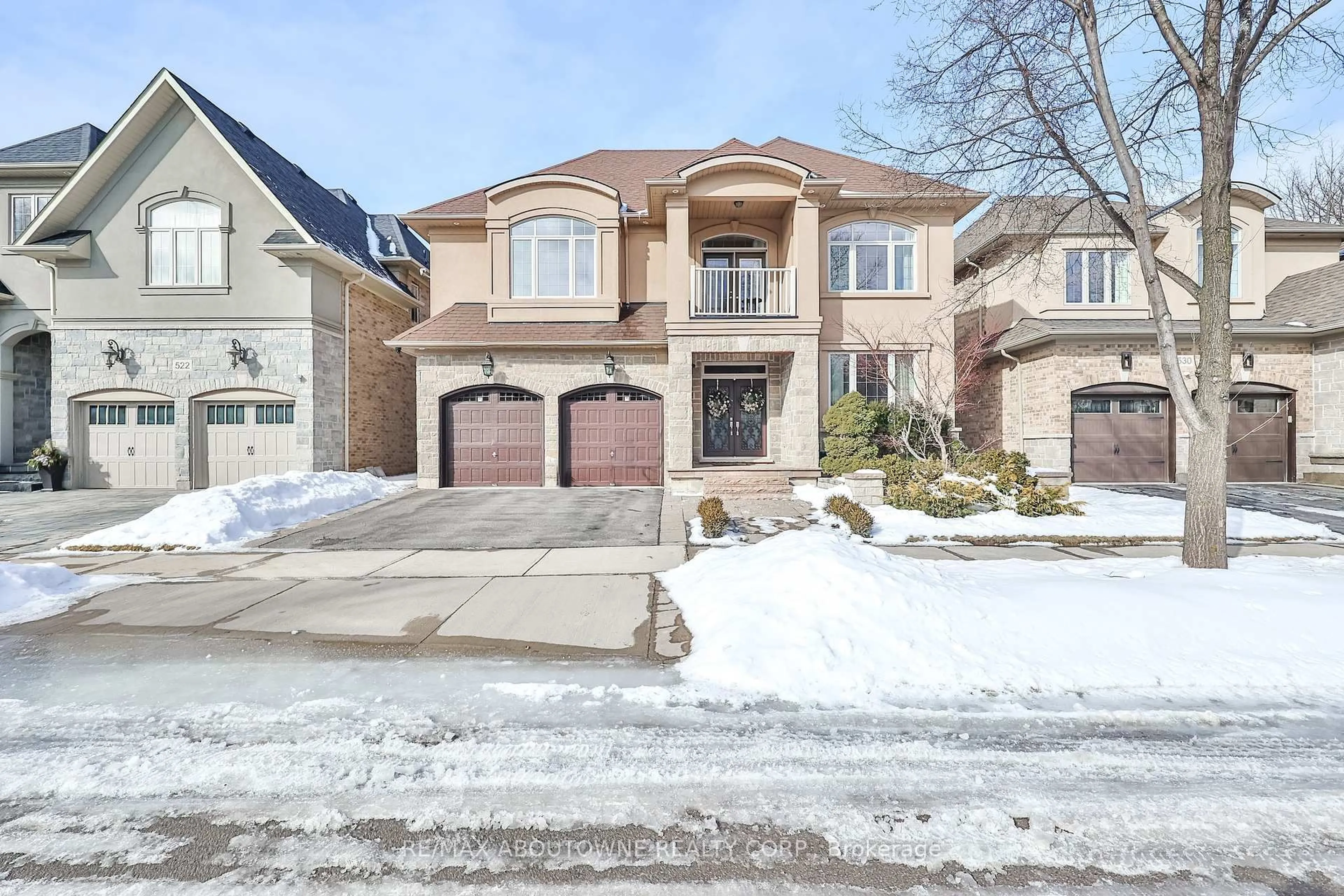 Home with brick exterior material, street for 526 Hidden Tr, Oakville Ontario L6M 0N3