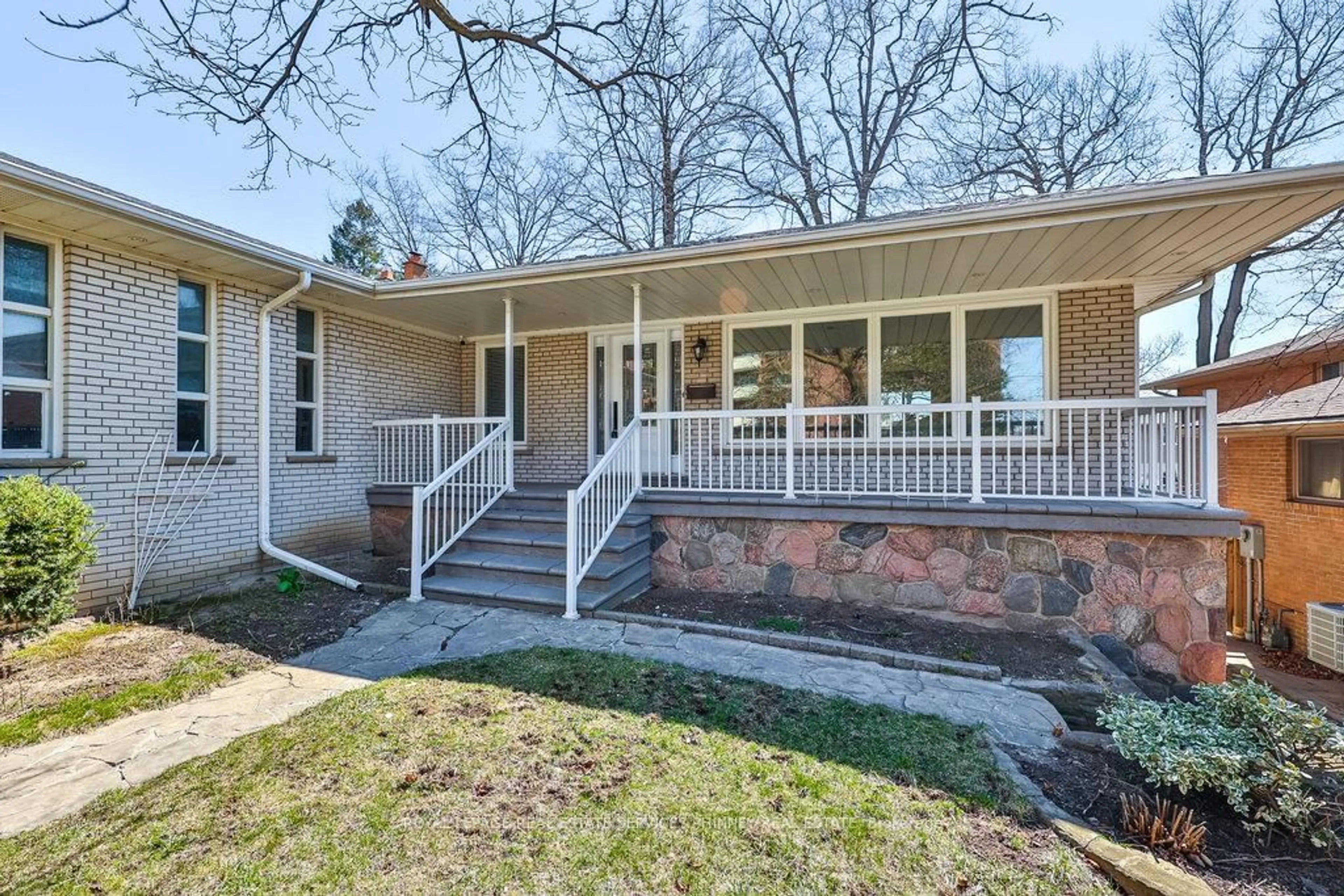 Home with brick exterior material, street for 1276 Silver Spear Rd, Mississauga Ontario L4Y 2X1