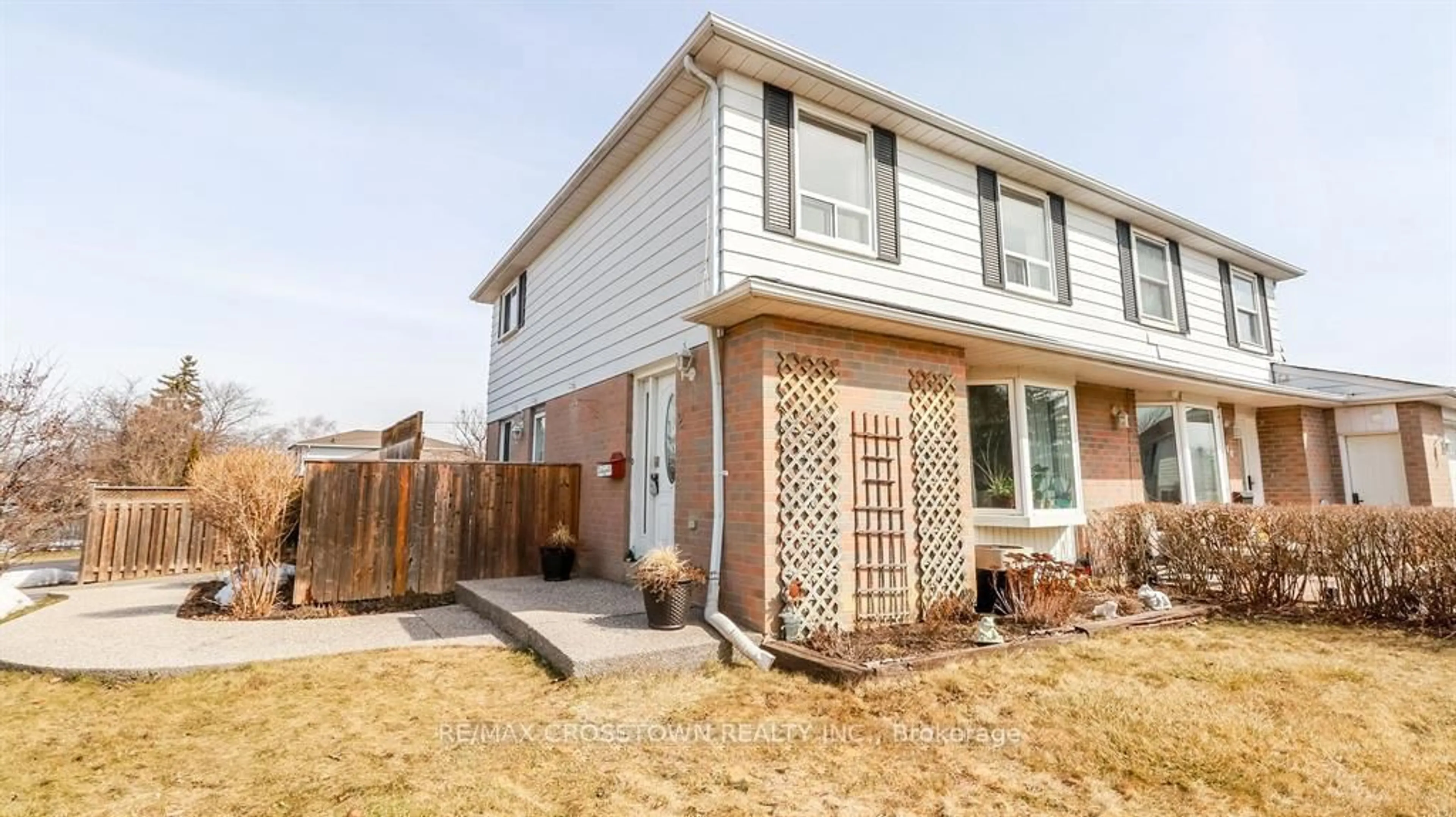 Home with brick exterior material, street for 2 Gatewood Dr, Brampton Ontario L6S 1Y9