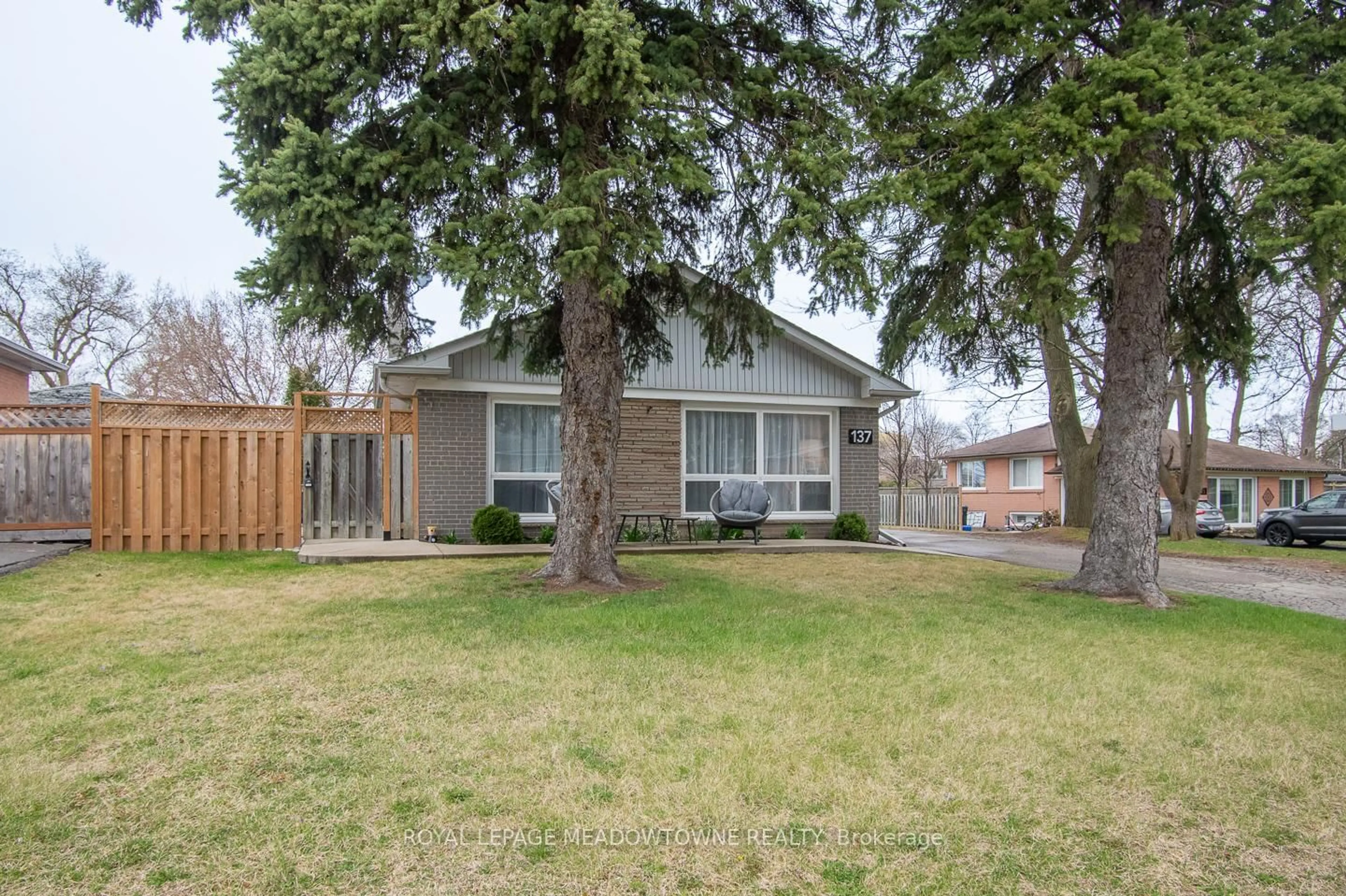 Unknown for 137 Wakefield Rd, Milton Ontario L9T 2L7