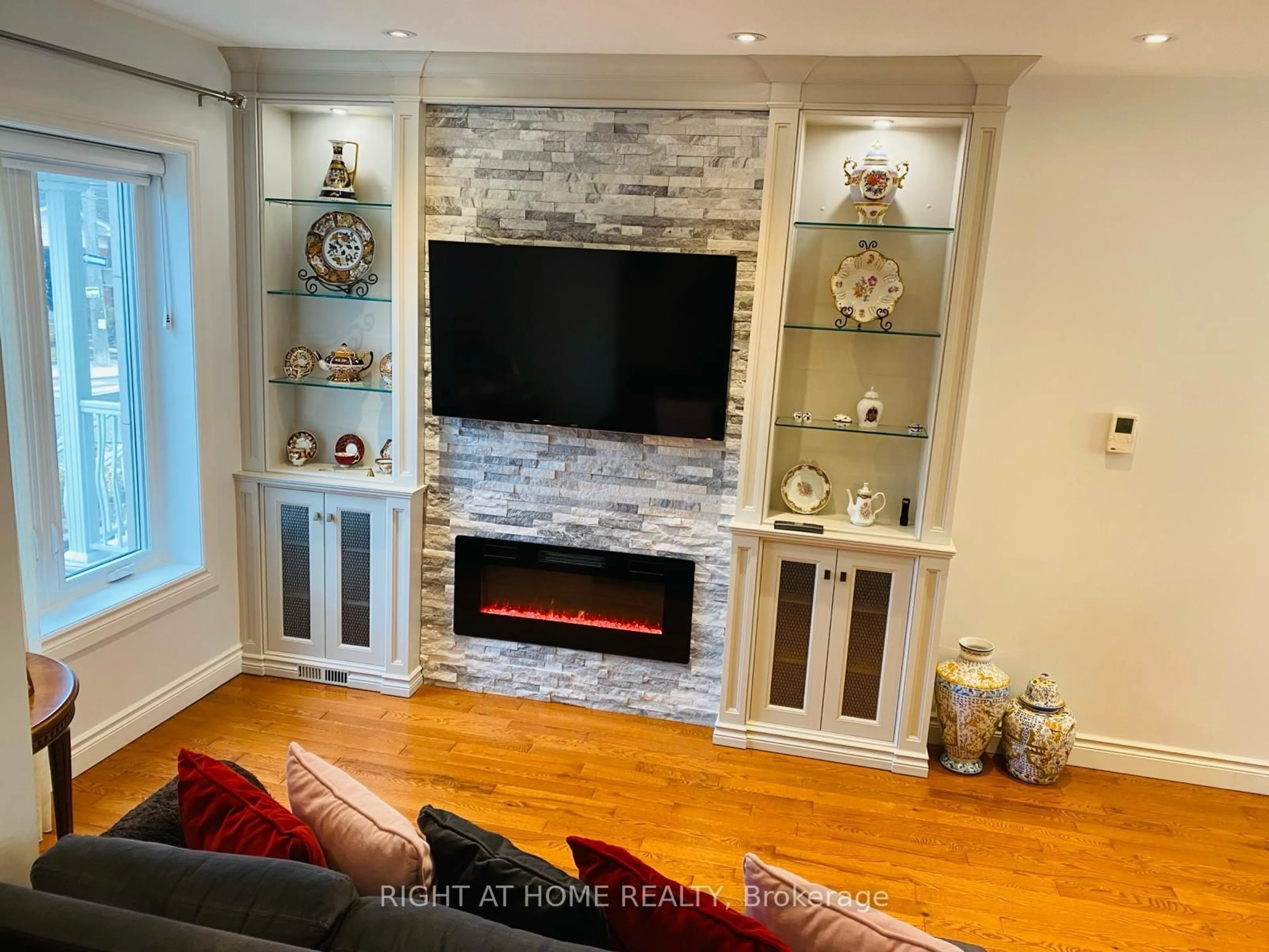 Living room with furniture, unknown for 94 Wallace Ave, Toronto Ontario M6H 1T5