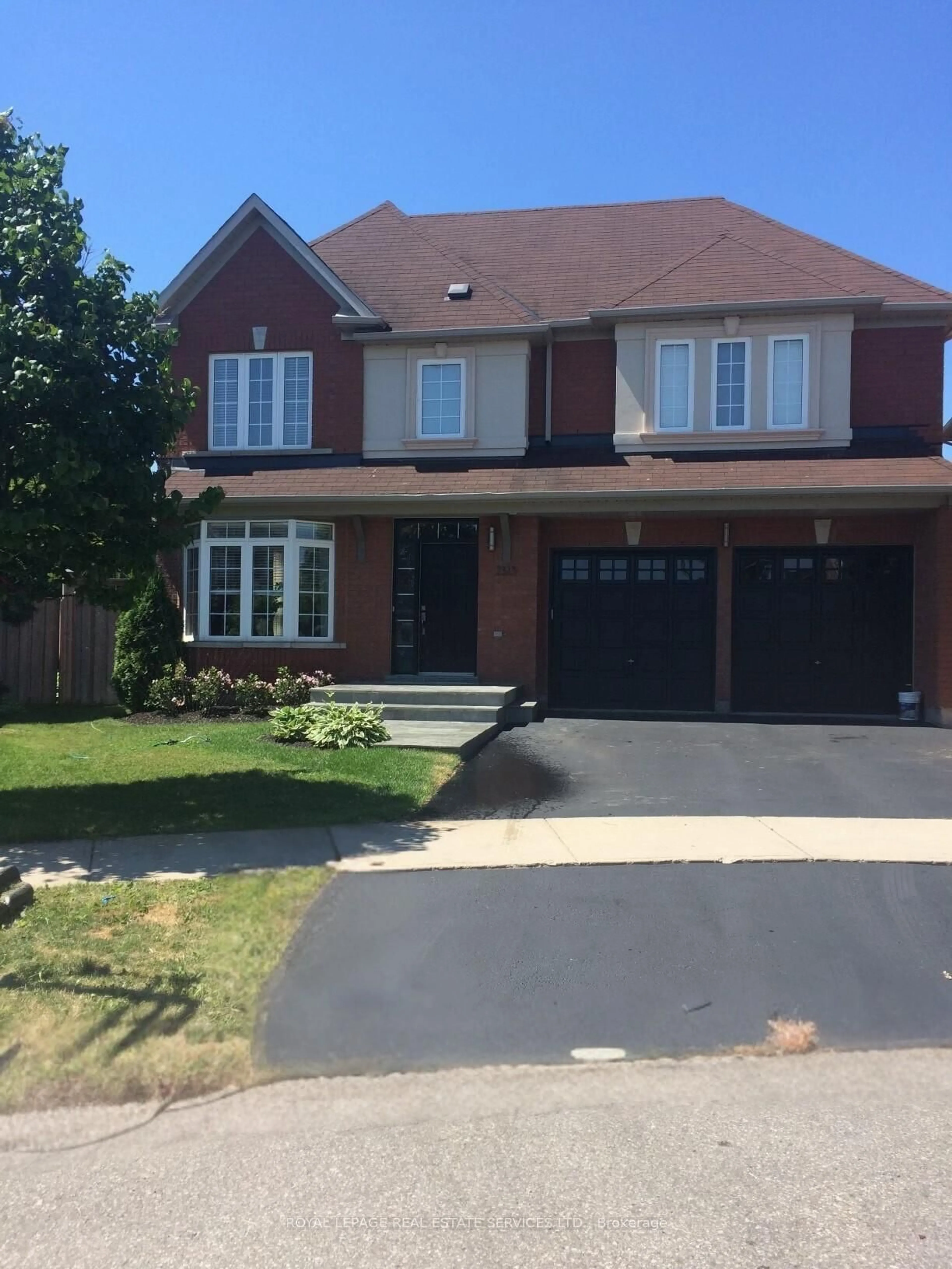 Home with brick exterior material, street for 2313 Blue Oak Circ, Oakville Ontario L6M 5J3