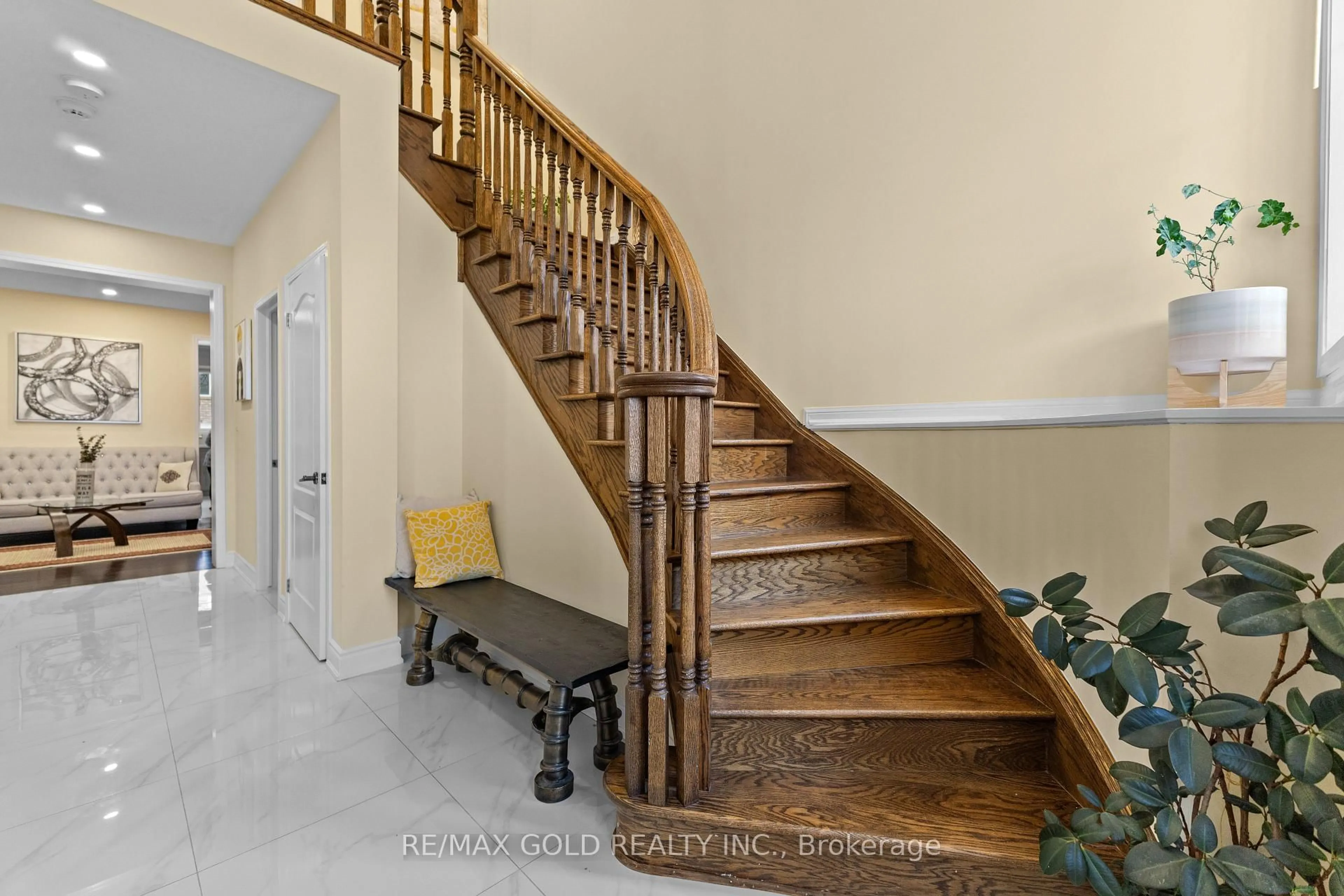 Stairs for 82 Seascape Cres, Brampton Ontario L6P 3C6