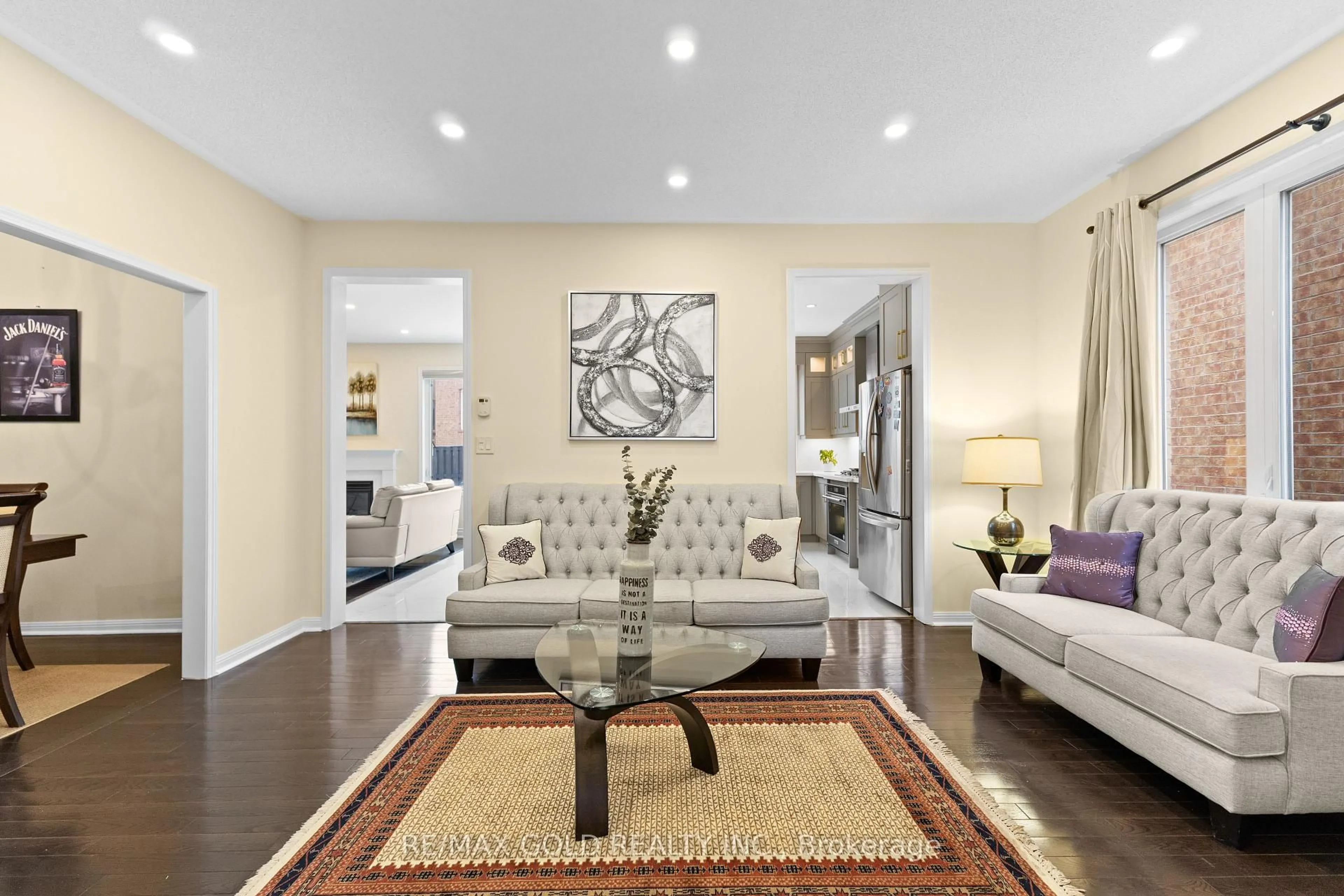 Living room with furniture, unknown for 82 Seascape Cres, Brampton Ontario L6P 3C6