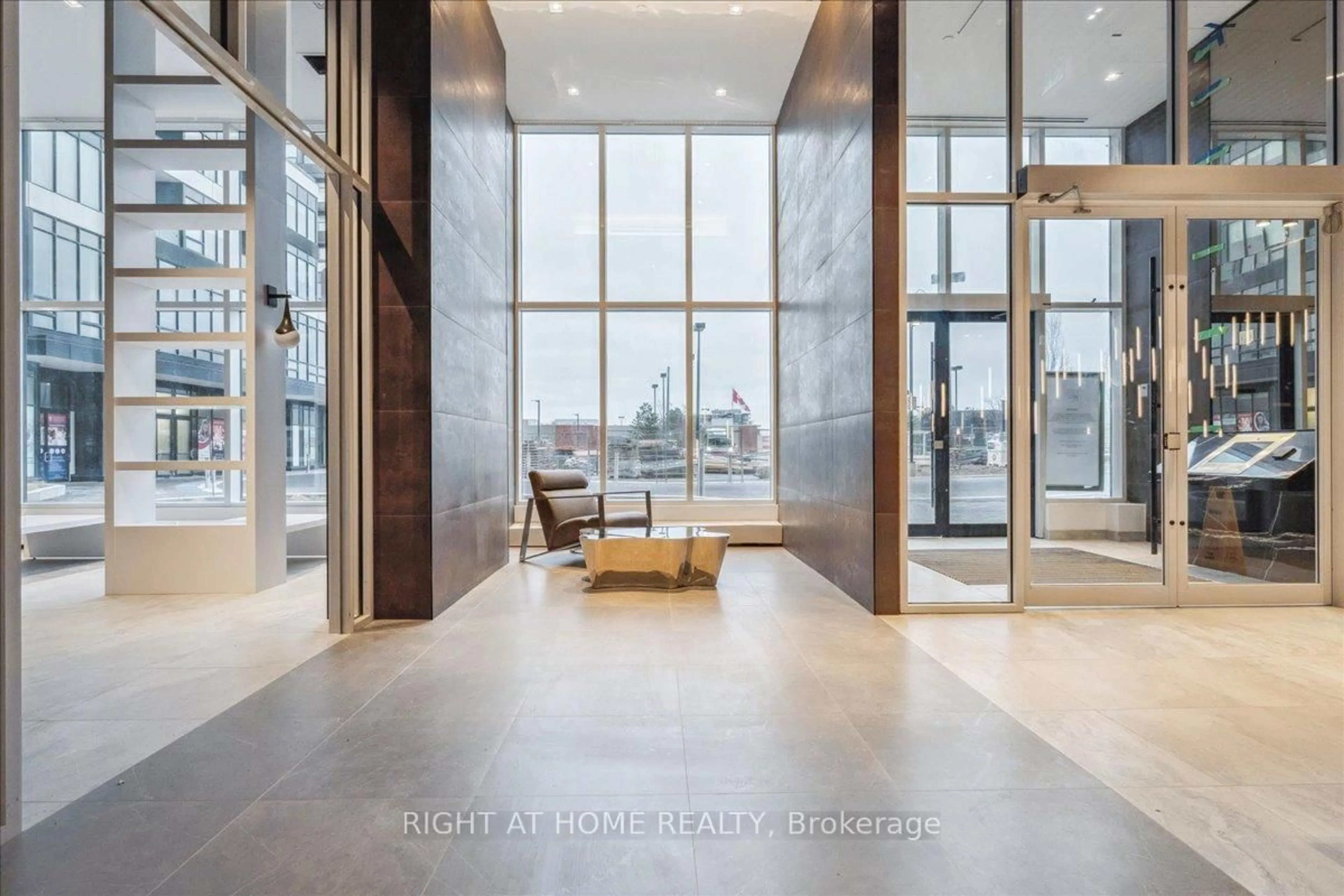 Indoor foyer for 2489 Taunton Rd #418, Oakville Ontario L6H 3R9