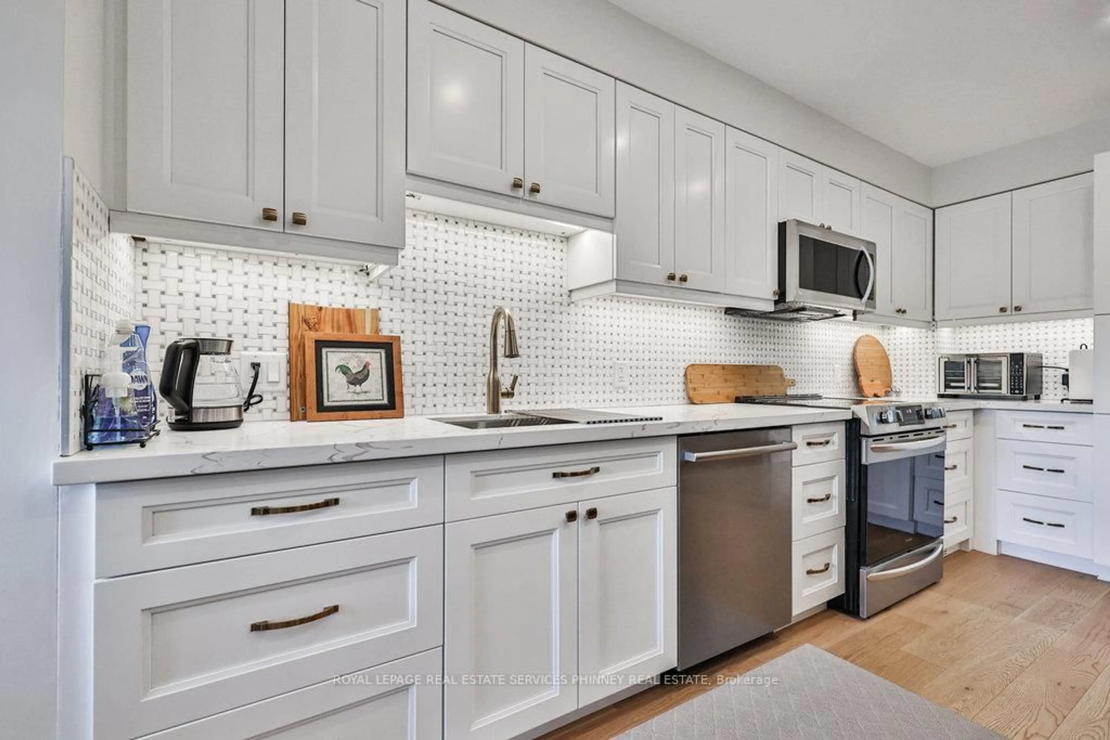 Unknown for 991 Raintree Lane, Mississauga Ontario L5H 3Y5