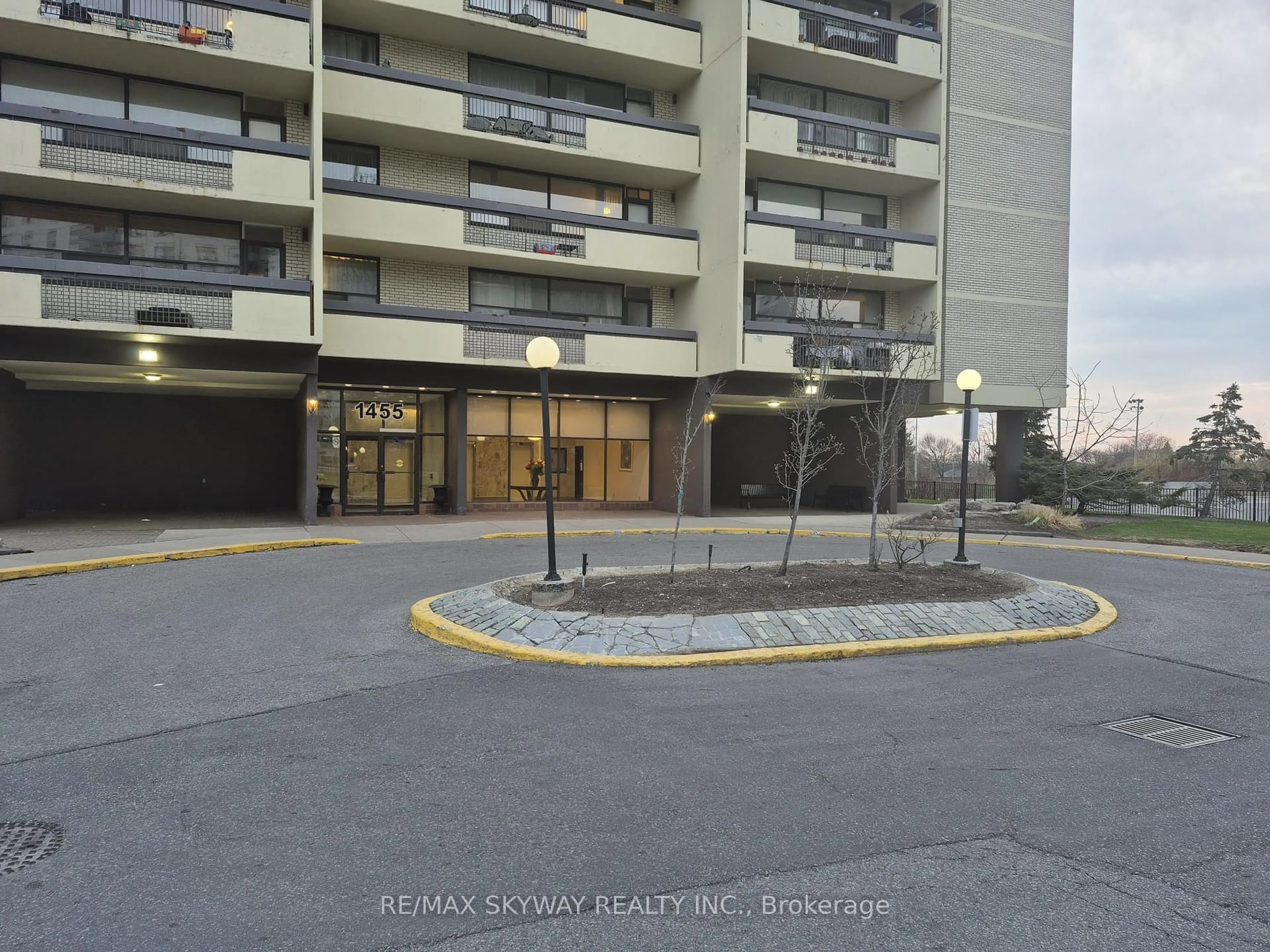 Unknown for 1455 Lawrence Ave #1401, Toronto Ontario M6L 1B1
