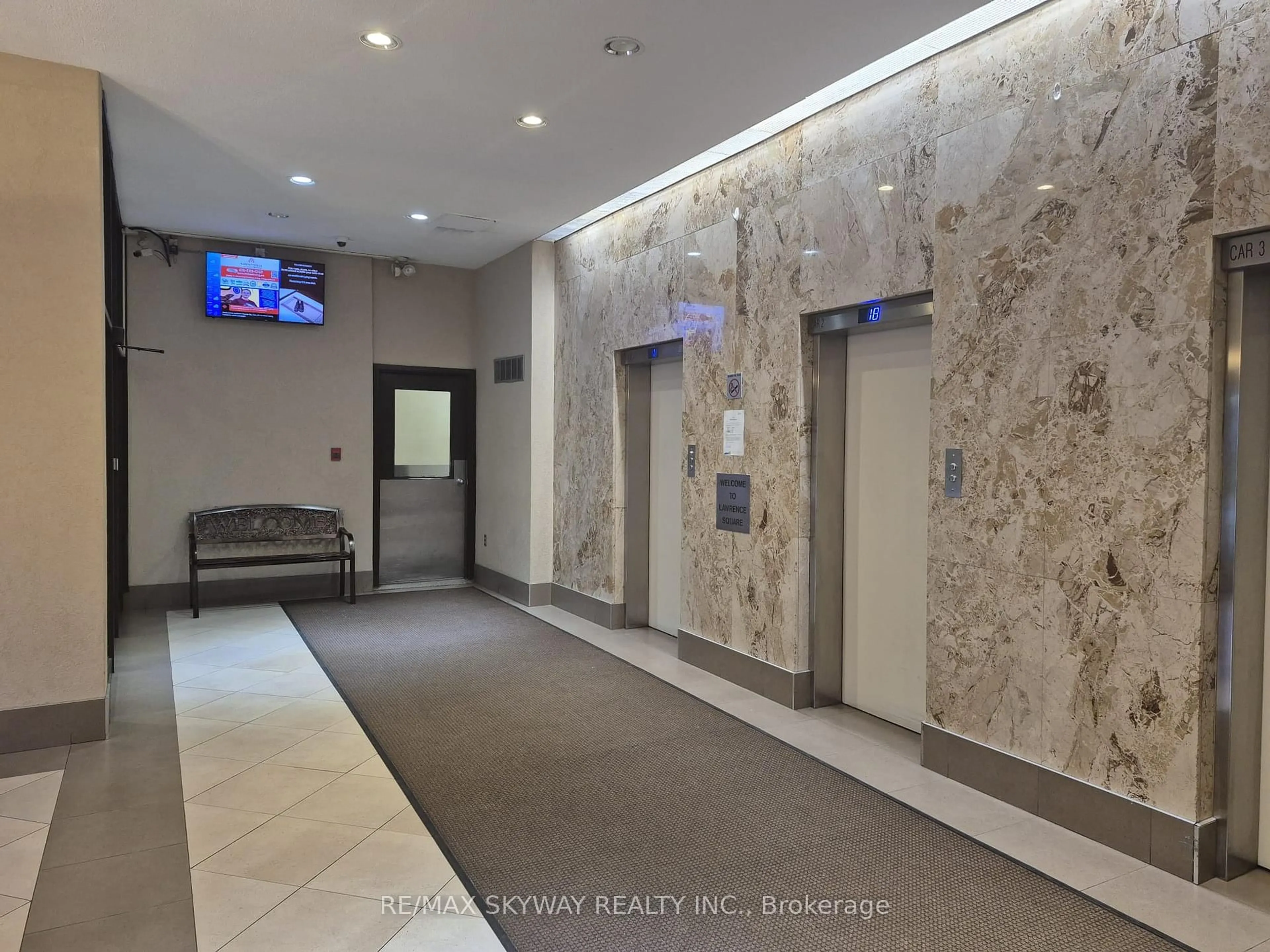Indoor foyer for 1455 Lawrence Ave #1401, Toronto Ontario M6L 1B1