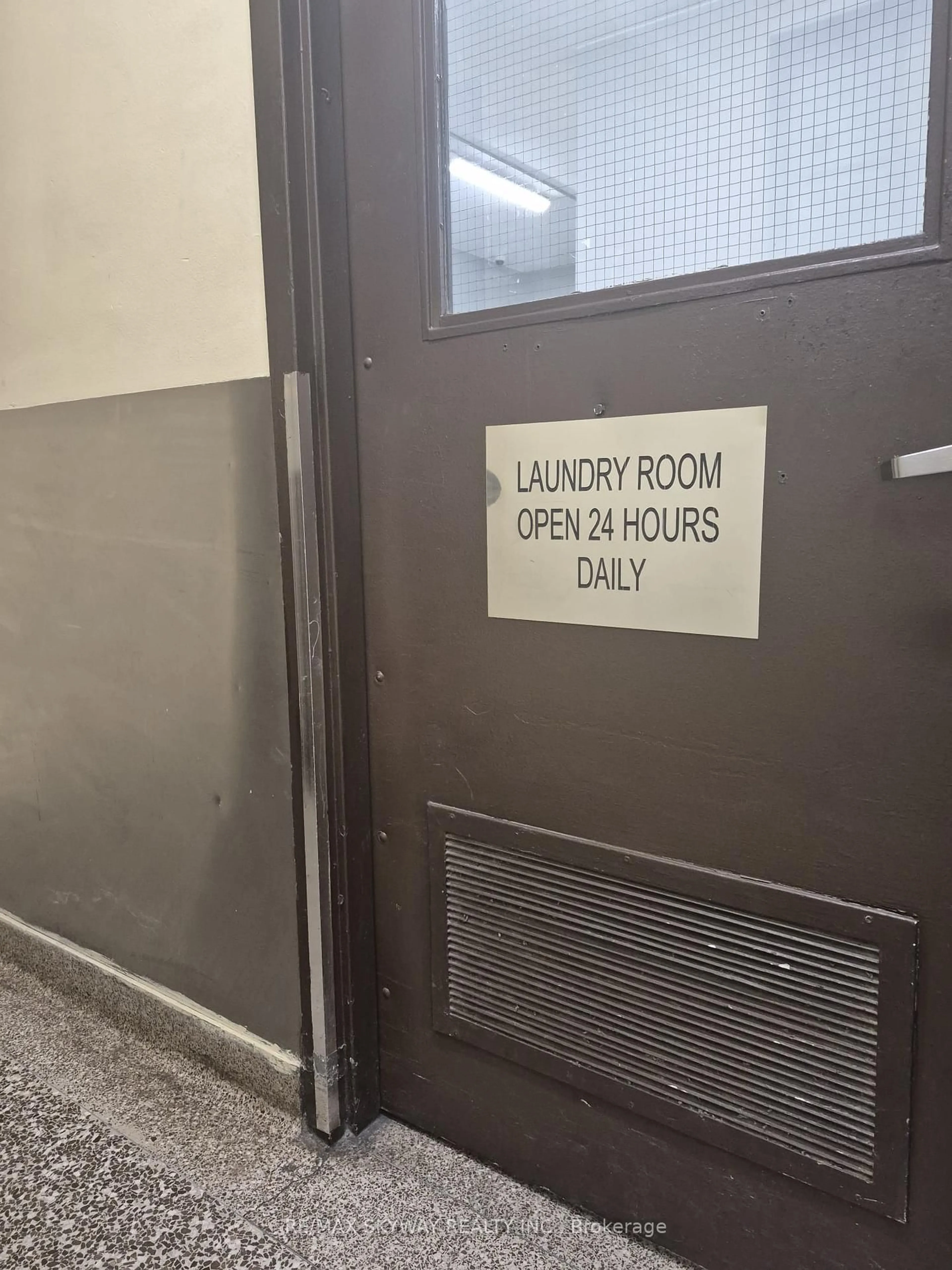 Laundry room for 1455 Lawrence Ave #1401, Toronto Ontario M6L 1B1