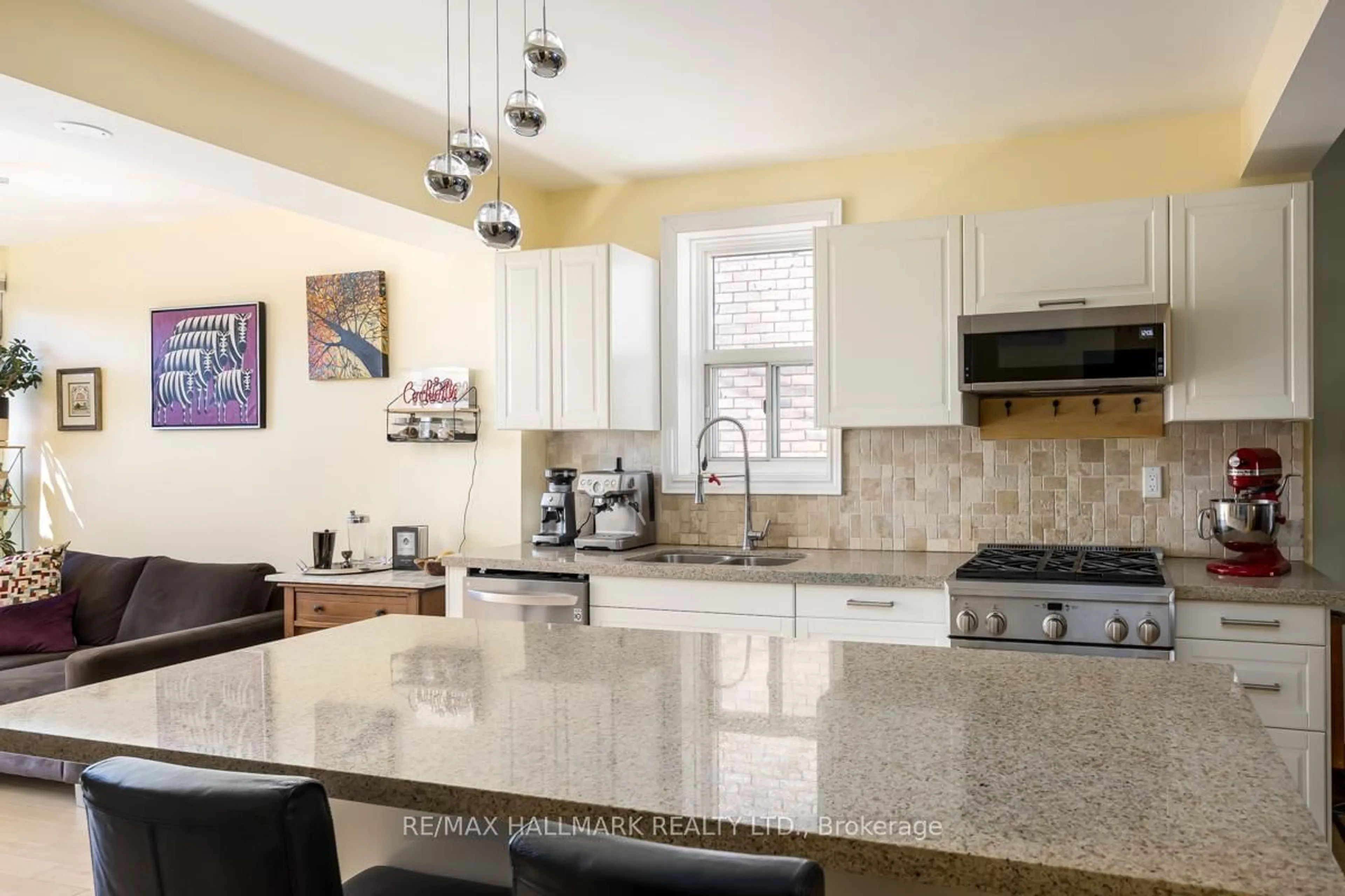 Open concept kitchen, ceramic/tile floor for 223 Wallace Ave, Toronto Ontario M6H 1V5