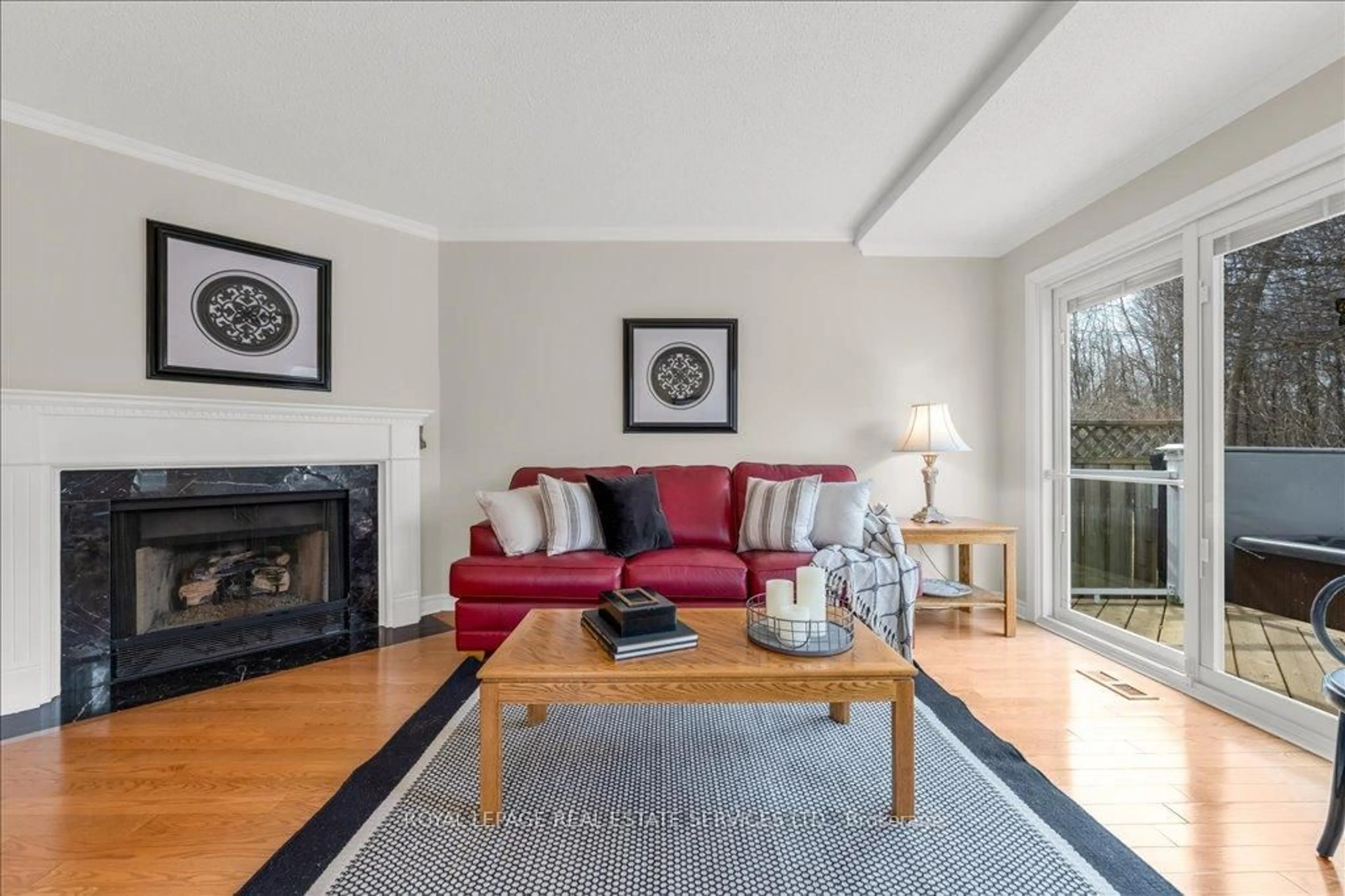 Living room with furniture, unknown for 1278 Cottonwood Cres, Oakville Ontario L6M 2W7