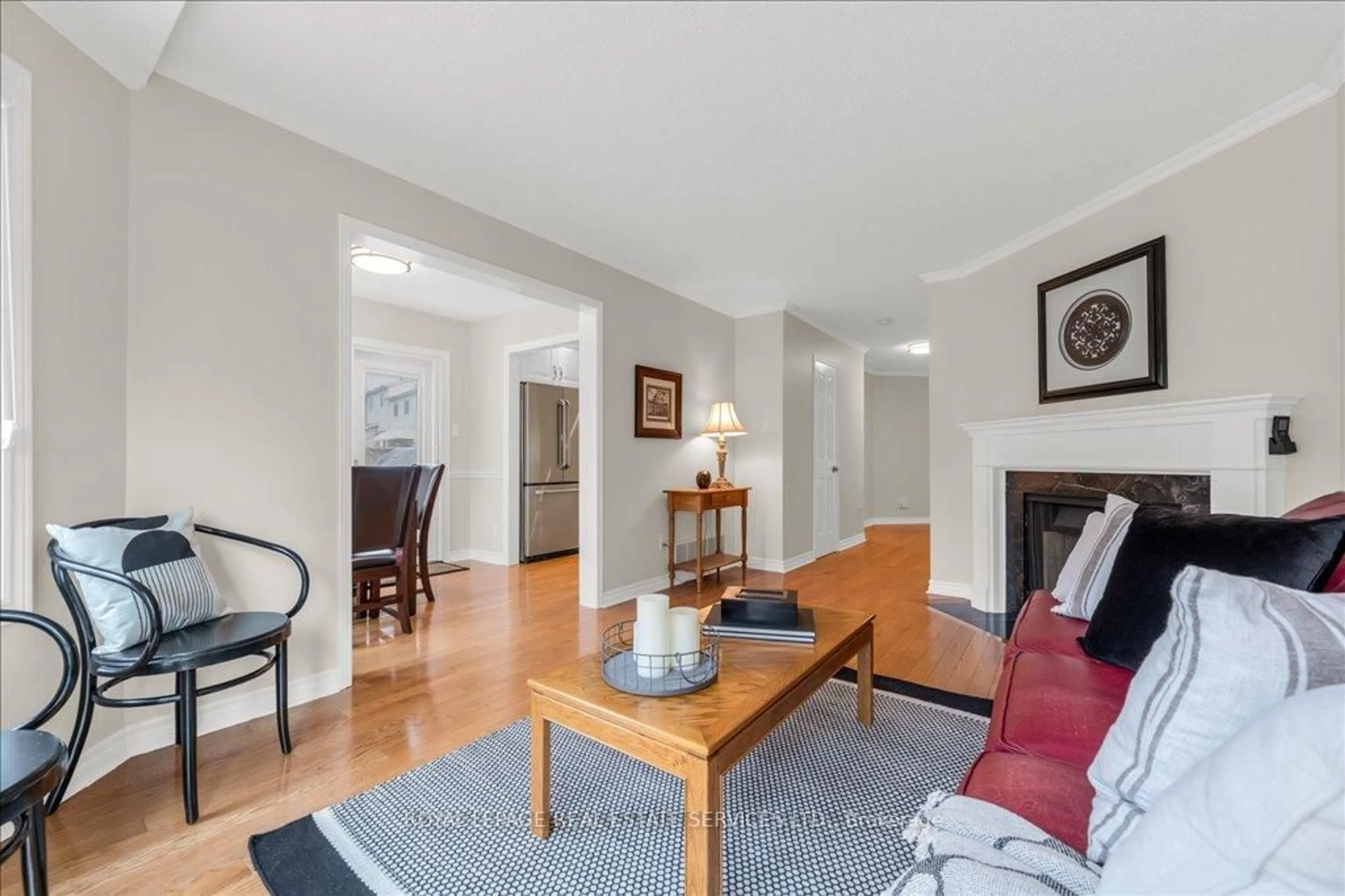 Living room with furniture, unknown for 1278 Cottonwood Cres, Oakville Ontario L6M 2W7