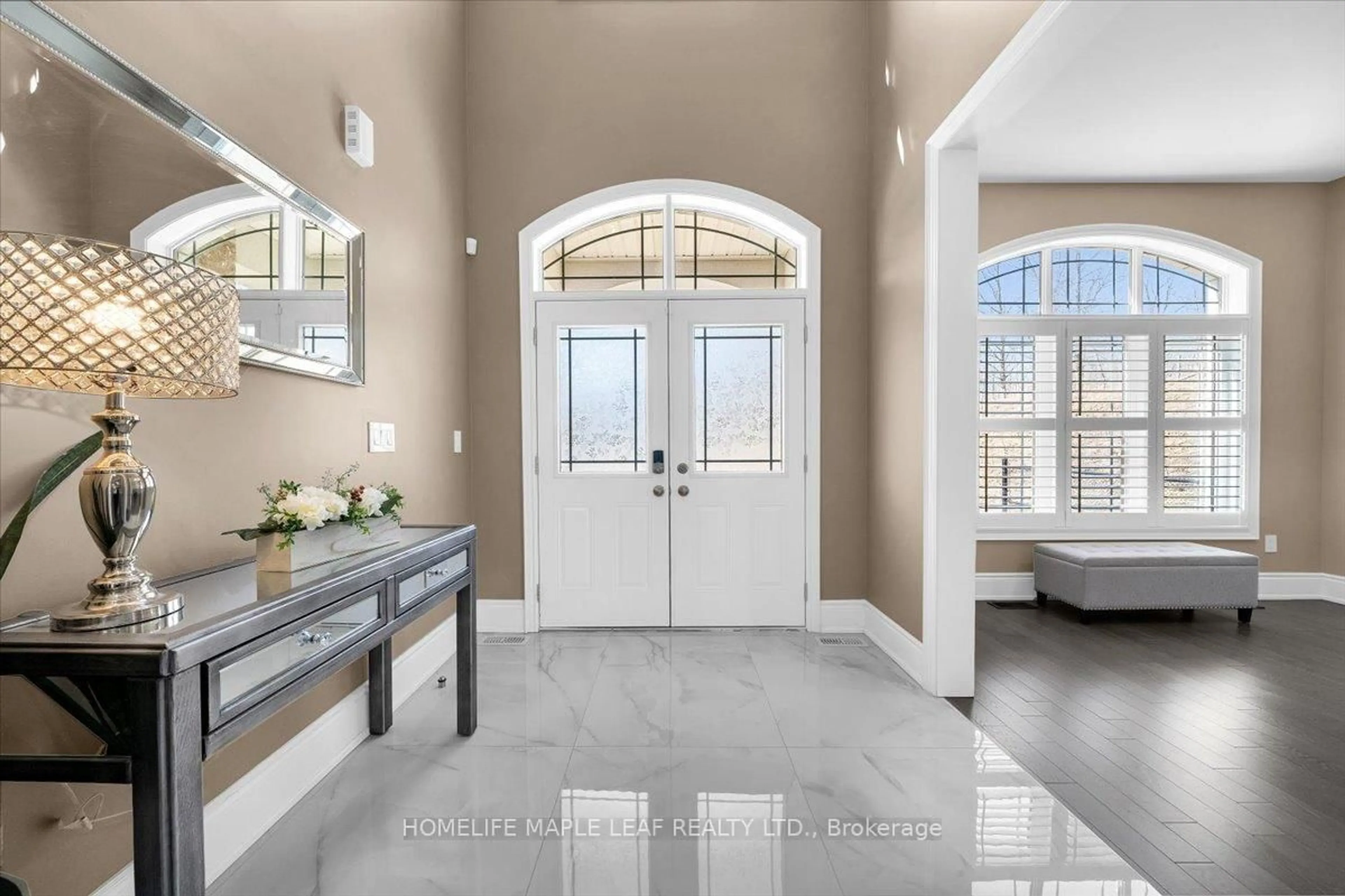 Indoor entryway for 36 Daisy Meadow Cres, Caledon Ontario L7C 4G3