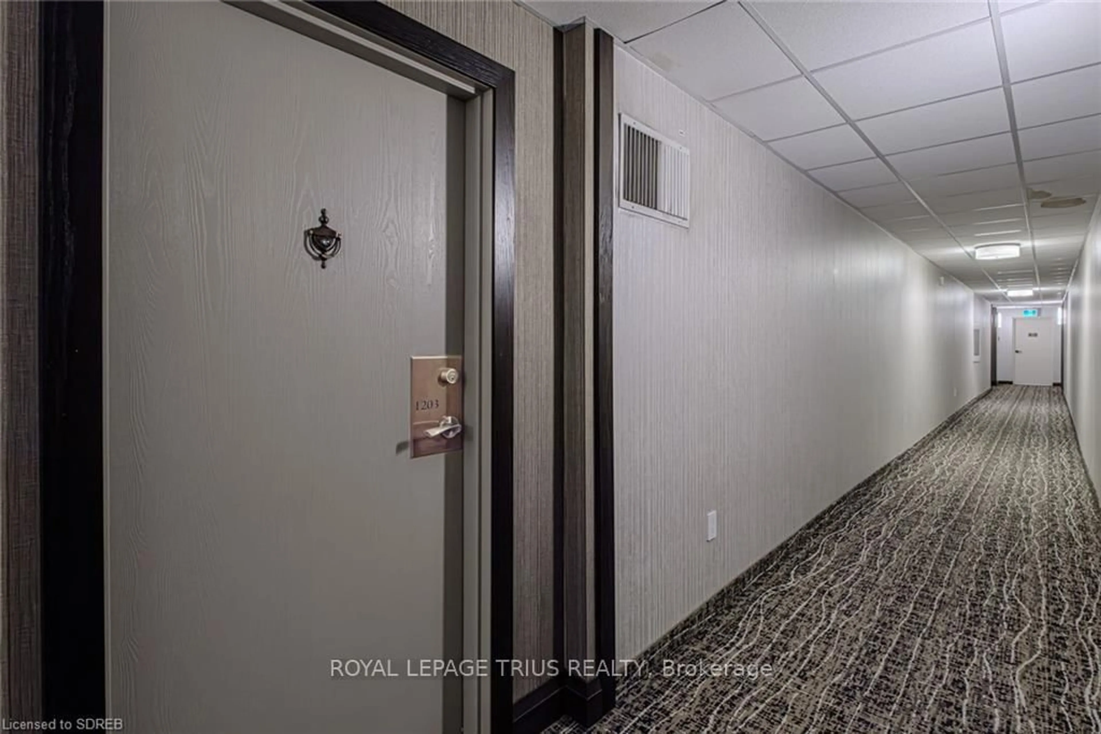 A pic of a room for 6500 Montevideo Rd #1203, Mississauga Ontario L5N 3T6