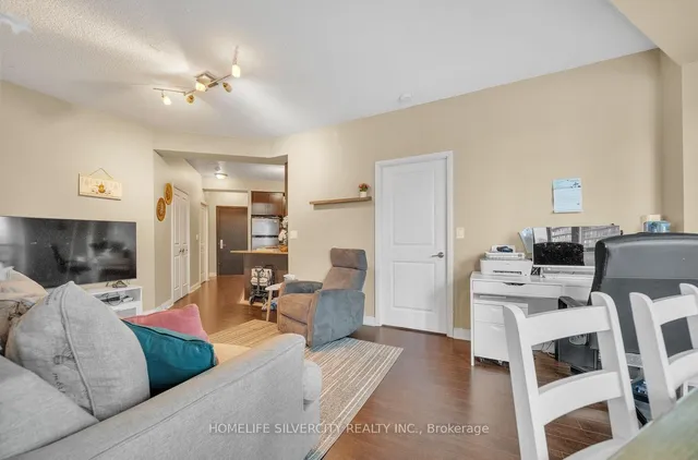 Additional property image - 80 Absolute Ave Unit 2006