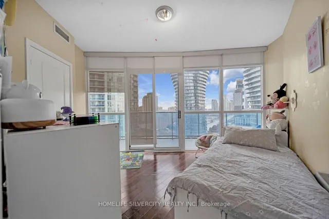 Additional property image - 80 Absolute Ave Unit 2006