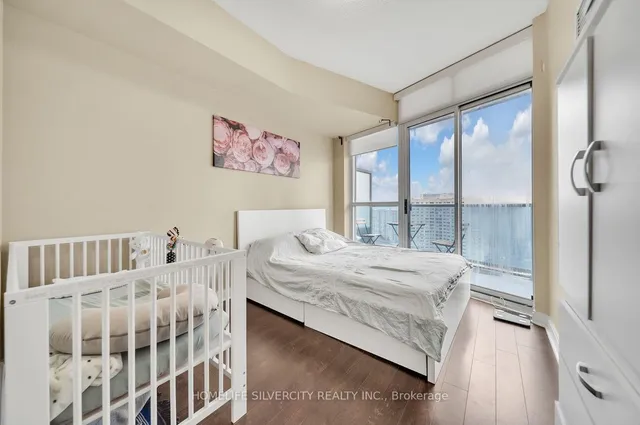 Additional property image - 80 Absolute Ave Unit 2006