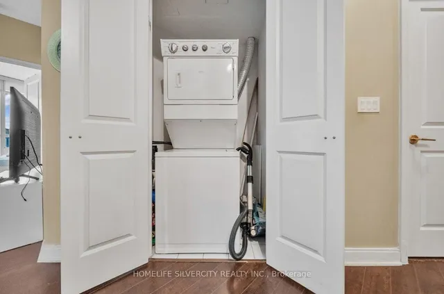 Additional property image - 80 Absolute Ave Unit 2006