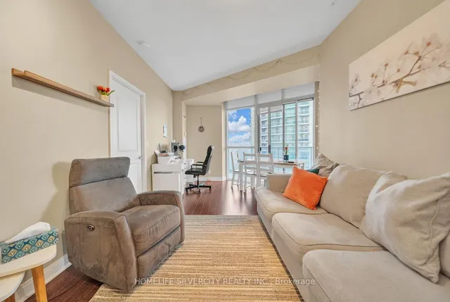 Additional property image - 80 Absolute Ave Unit 2006