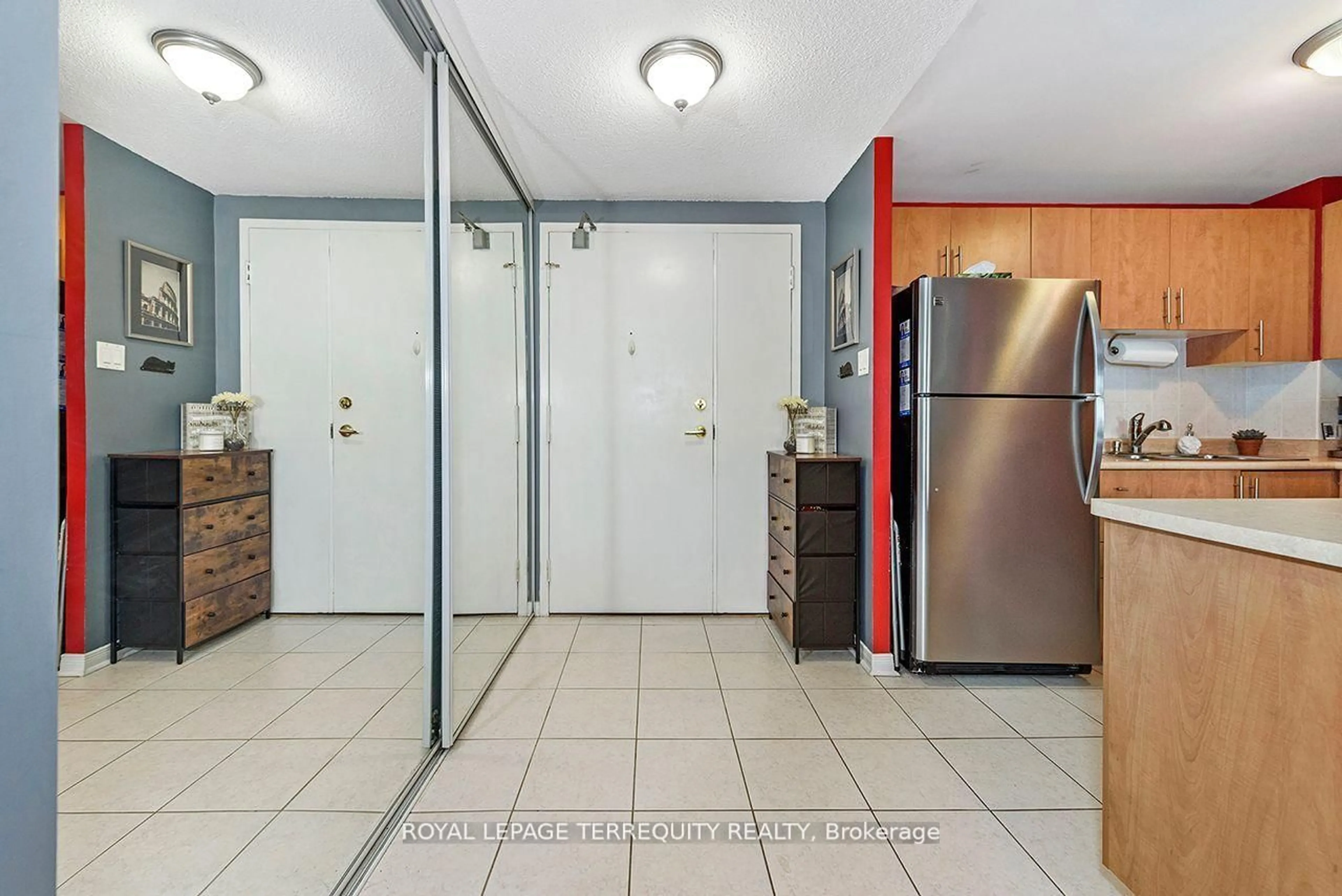 Unknown for 6720 Glen Erin Dr #105, Mississauga Ontario L5N 3K8