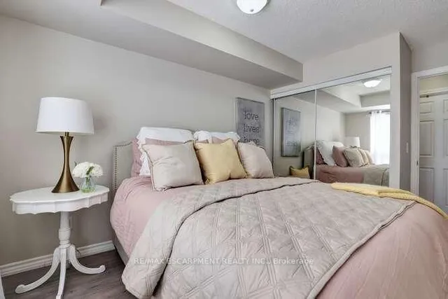 Additional property image - 2391 Central Park Dr Unit 202