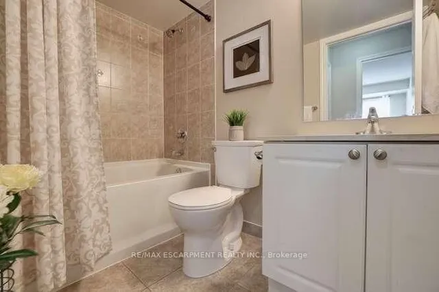 Additional property image - 2391 Central Park Dr Unit 202