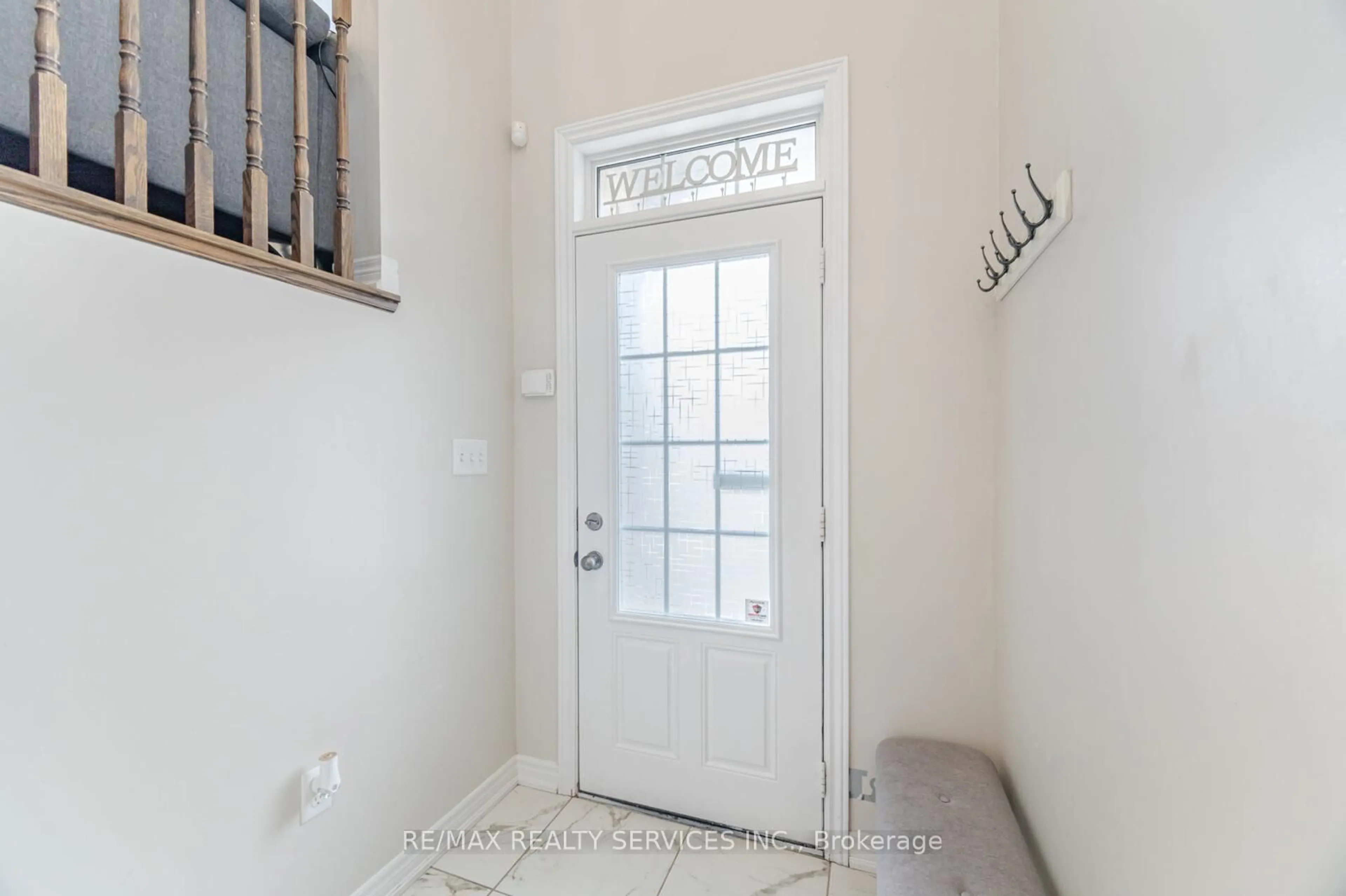Indoor entryway for 1410 Granrock Cres, Mississauga Ontario L5V 0E1