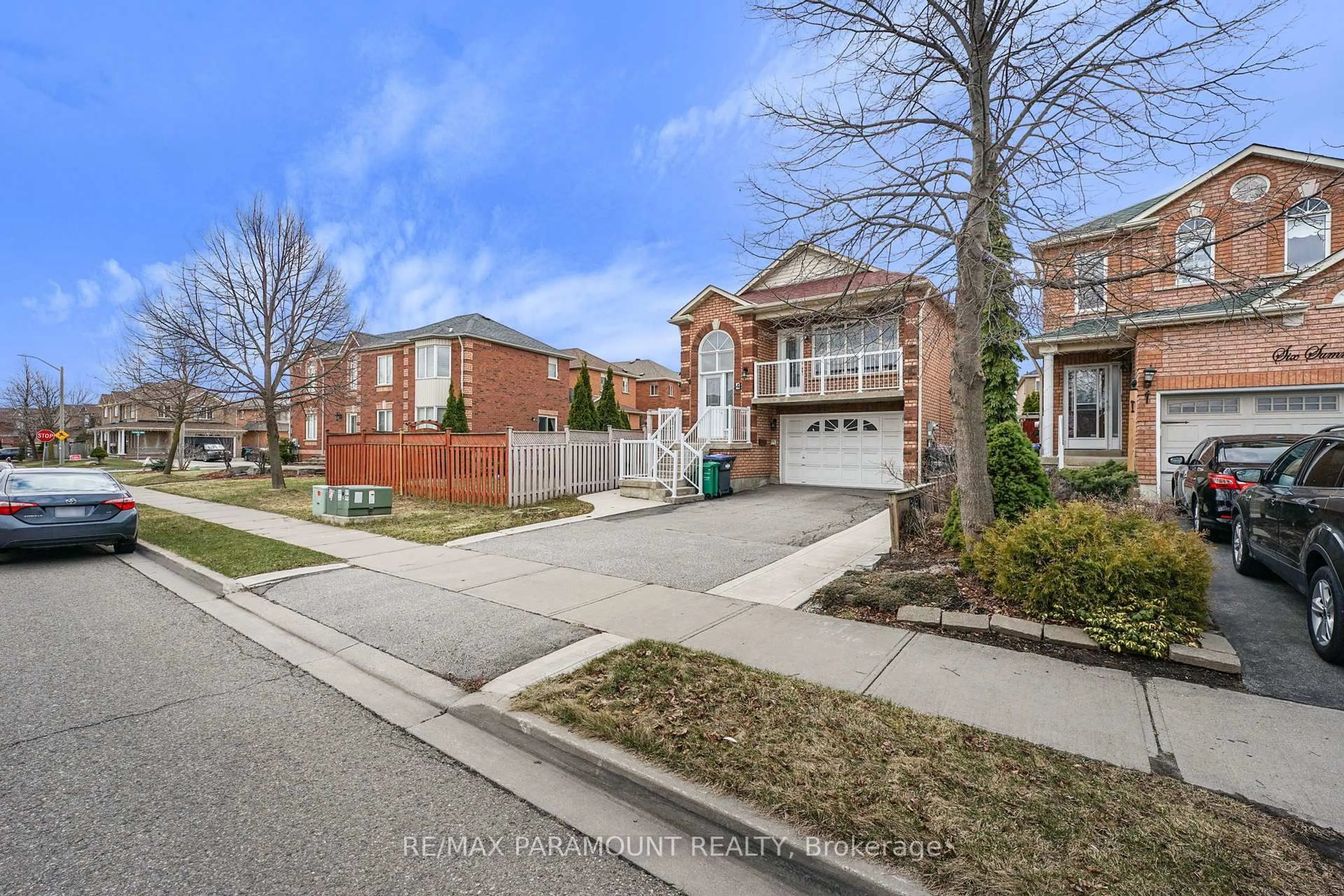 Home with brick exterior material, street for 4 Summerdale Cres, Brampton Ontario L6X 4V8