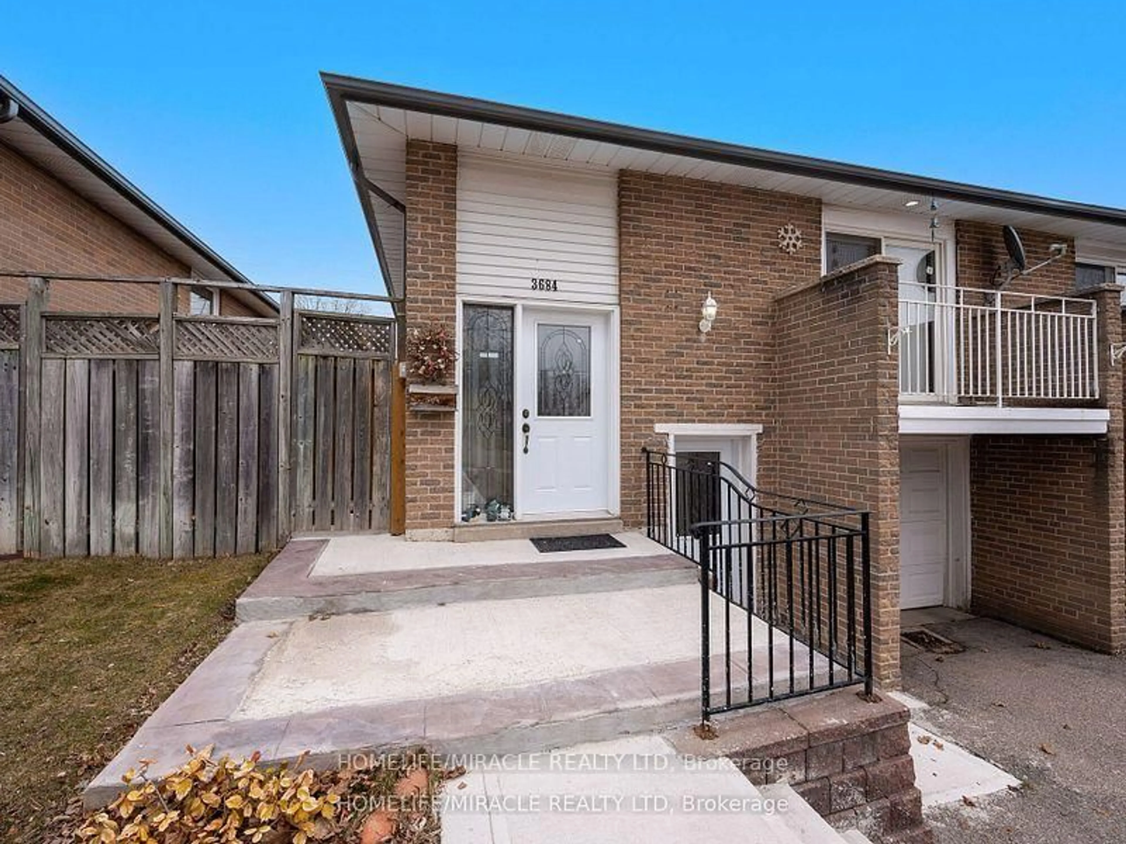 Home with brick exterior material, street for 3684 Ellengale Dr, Mississauga Ontario L5C 1Z7