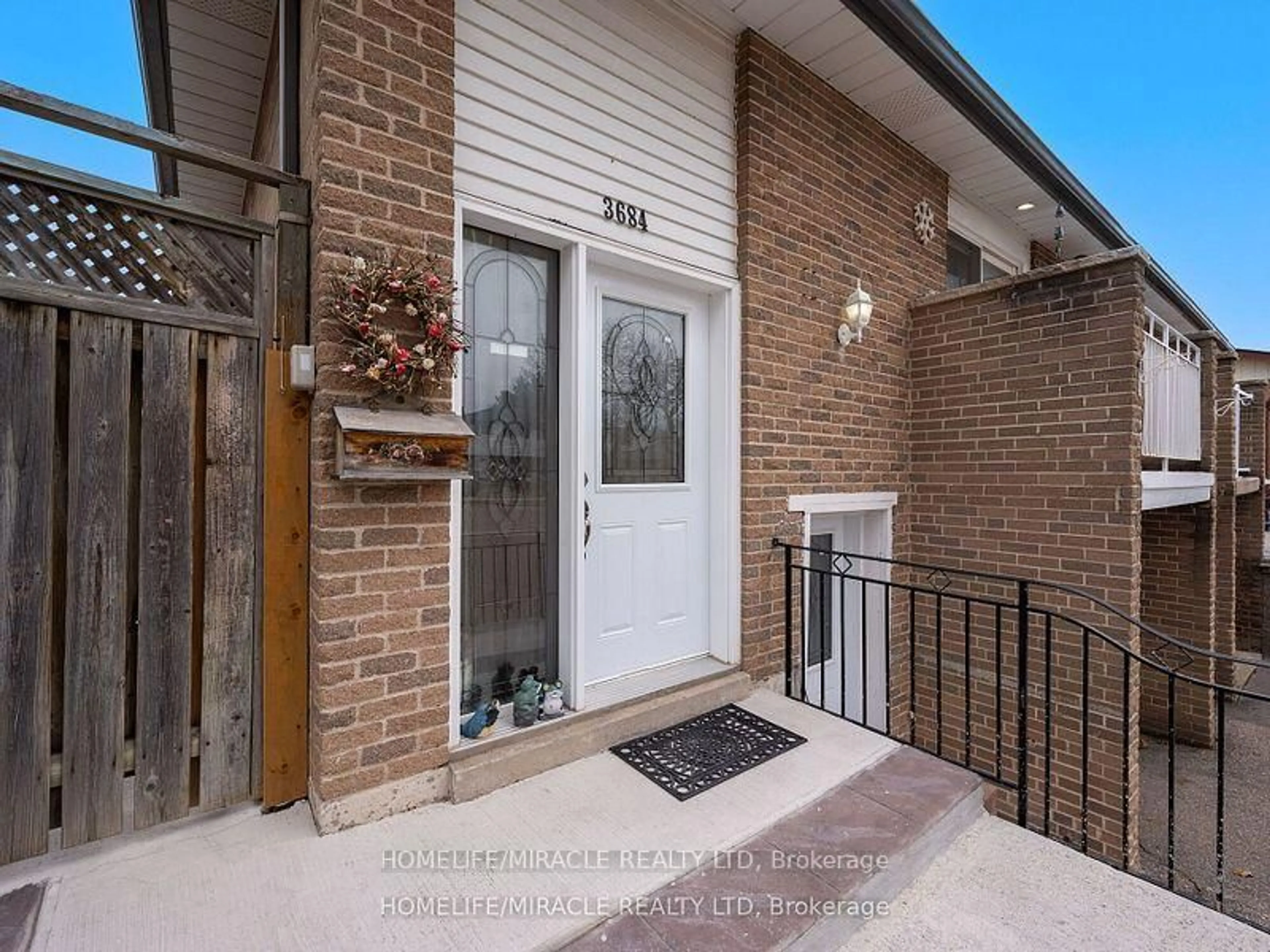 Unknown for 3684 Ellengale Dr, Mississauga Ontario L5C 1Z7