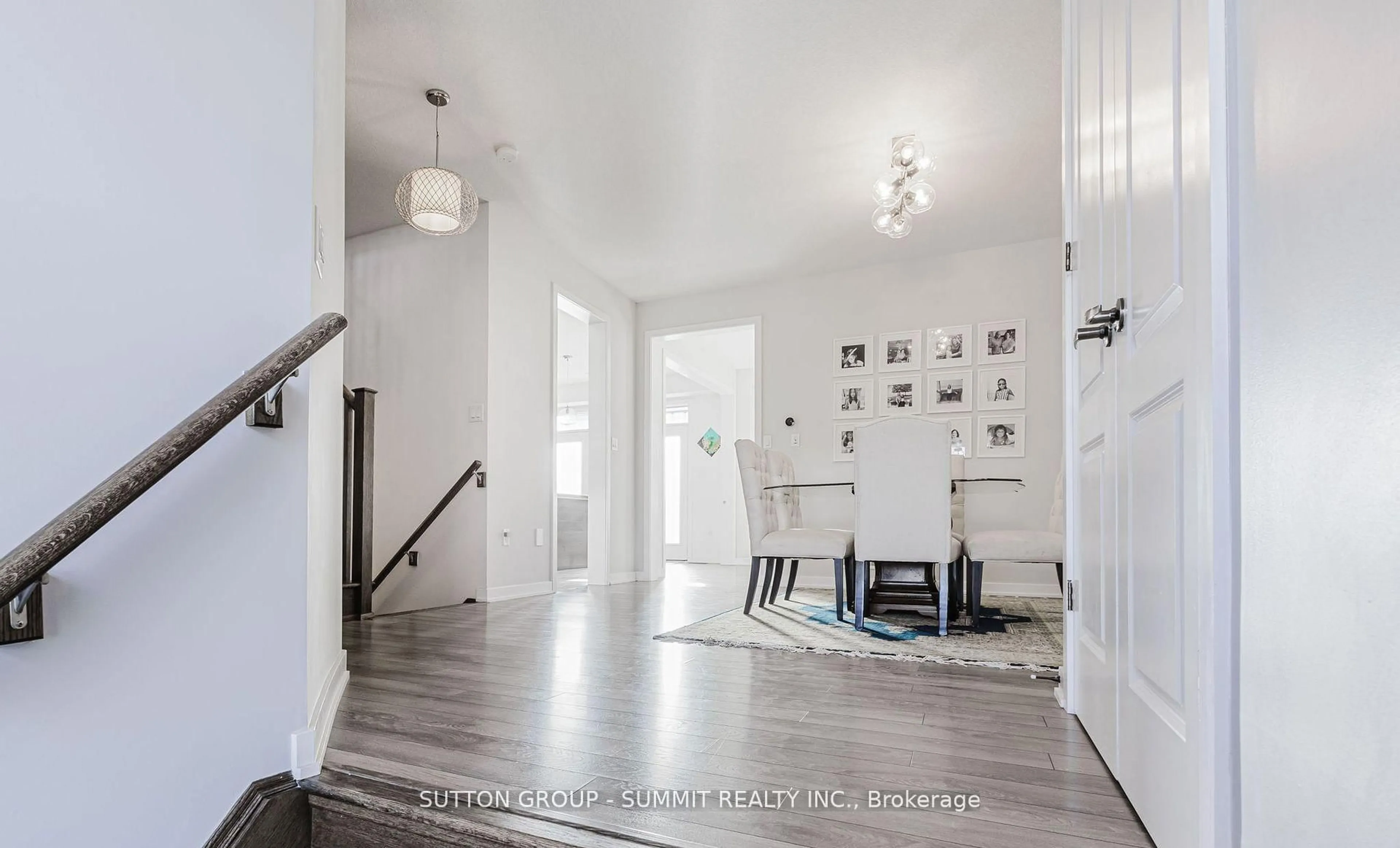 Indoor entryway for 19 BERWICK Ave, Brampton Ontario L6Z 3P7