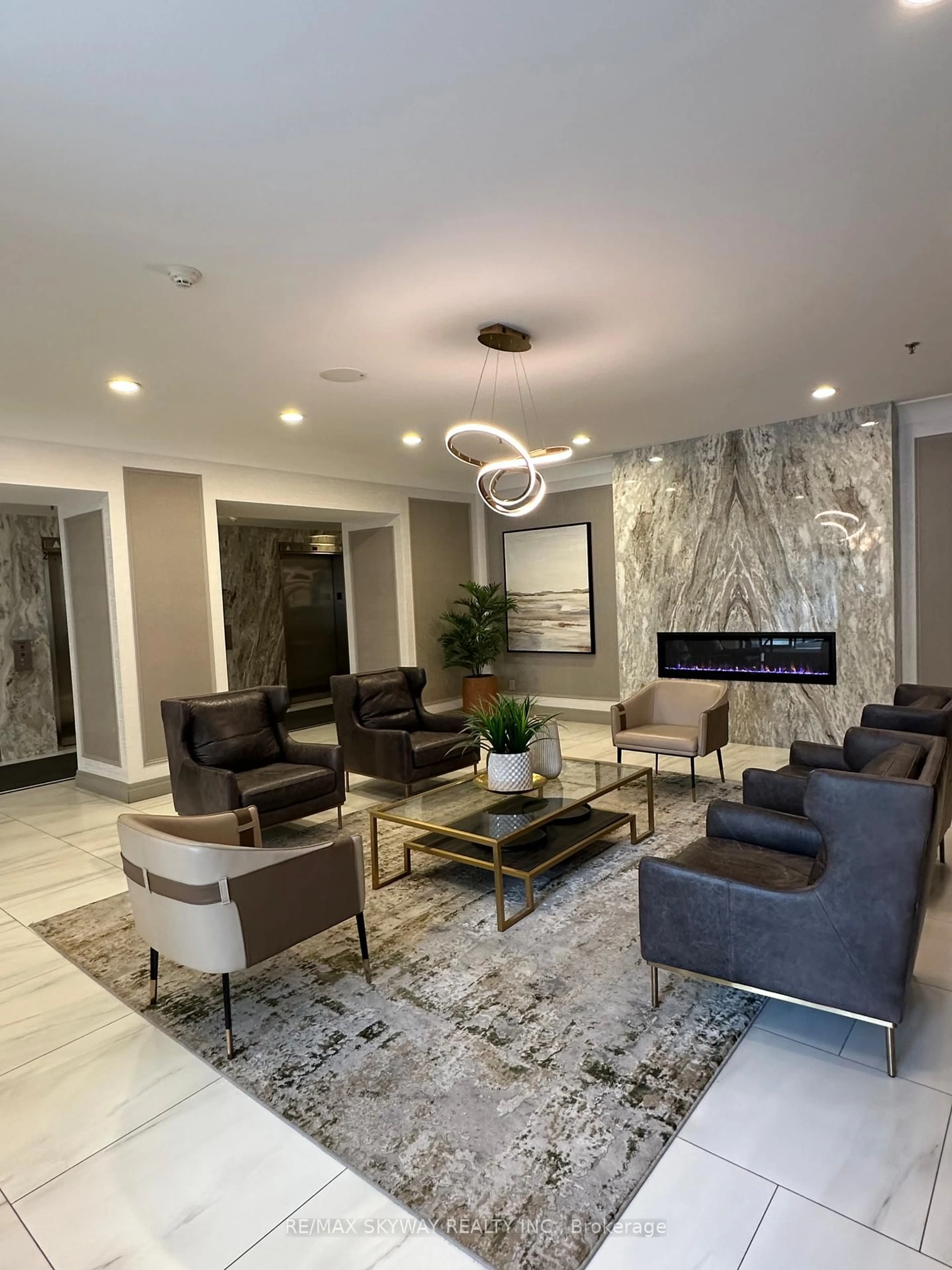Lobby for 75 King St #1104, Mississauga Ontario L5A 4G5
