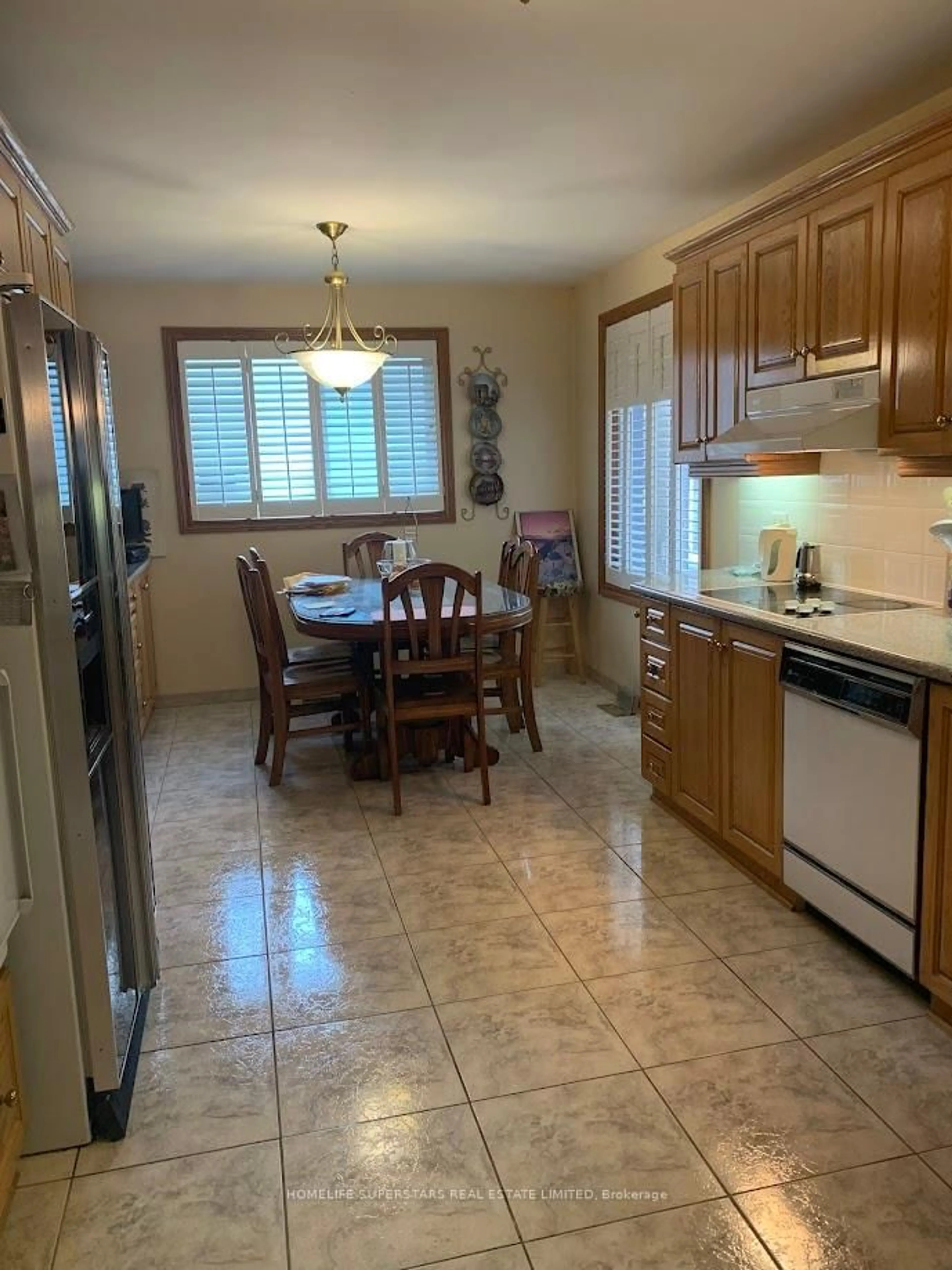 Unknown for 2361 Nikanna Rd, Mississauga Ontario L5C 2W8