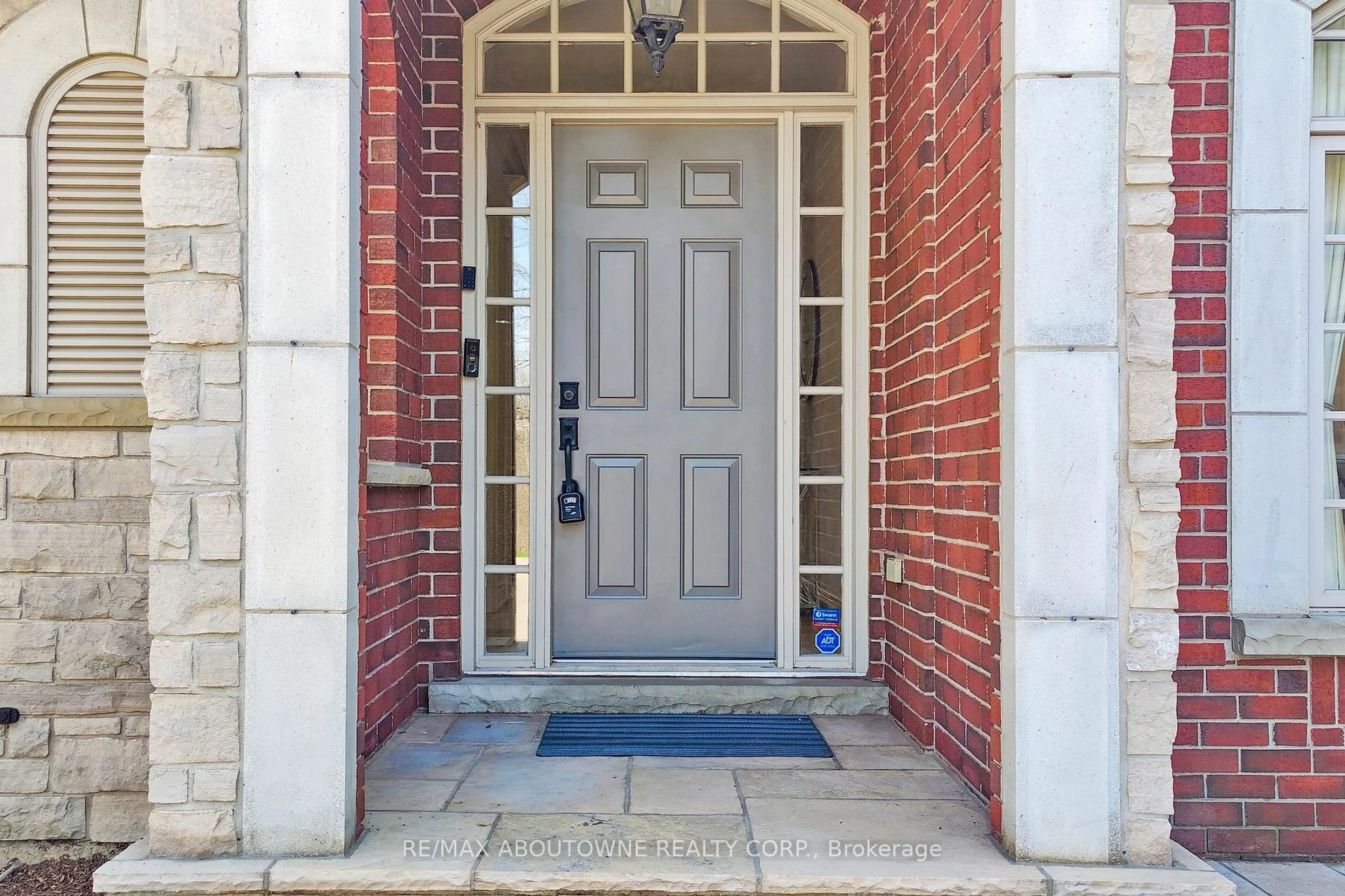Indoor entryway for 1175 Riverbank Way, Oakville Ontario L6H 6X4