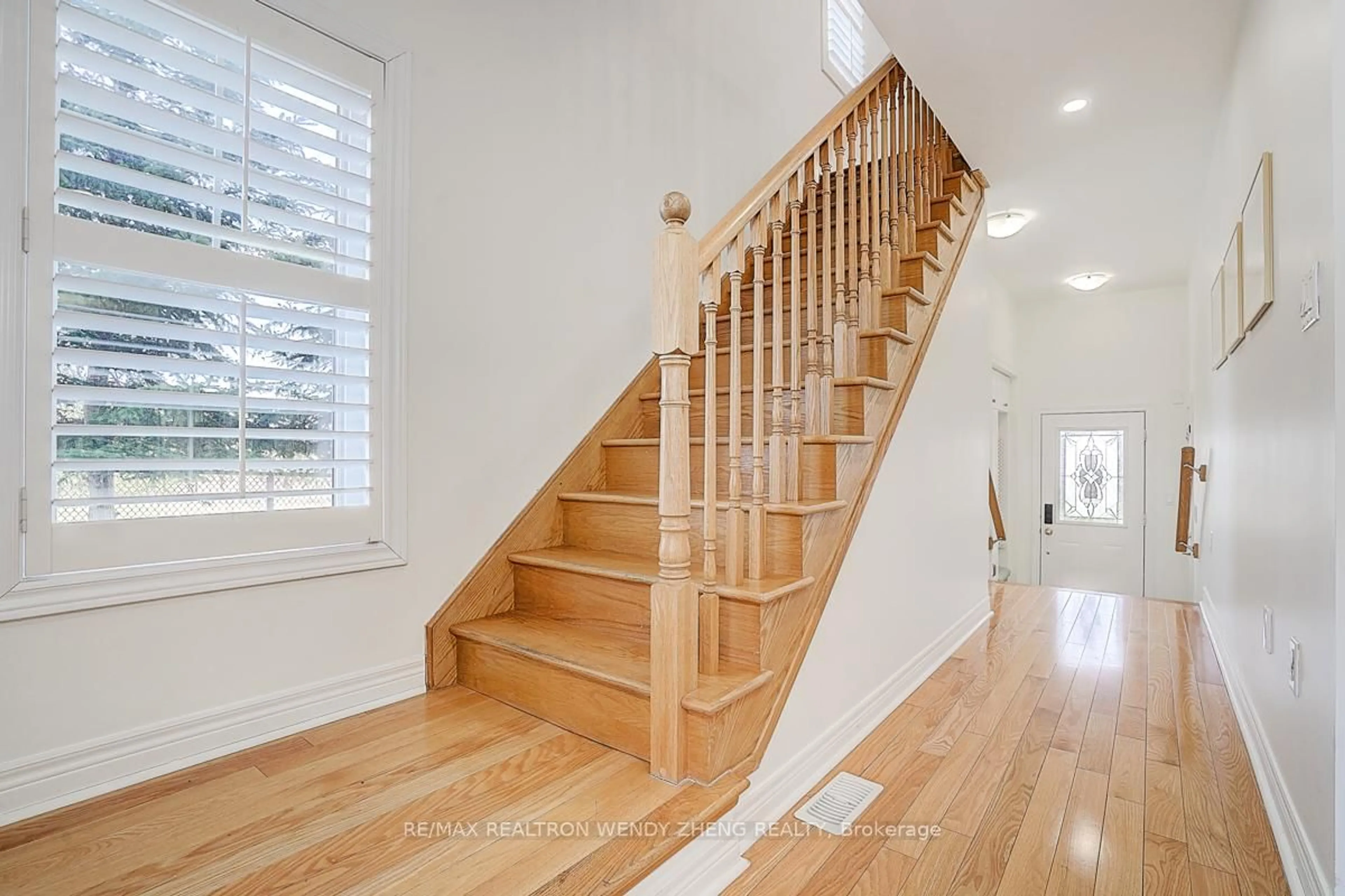 Stairs for 2006 Trawden Way #27, Oakville Ontario L6M 0M1