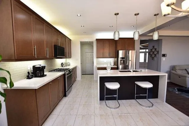 Additional property image - 63 Enford Cres