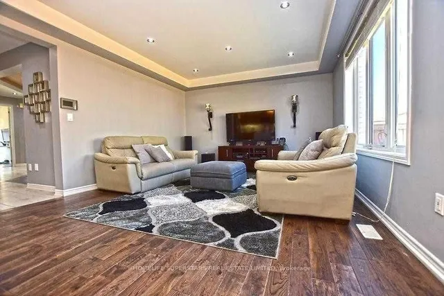 Additional property image - 63 Enford Cres