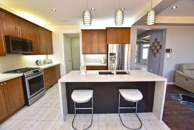 Additional property image - 63 Enford Cres