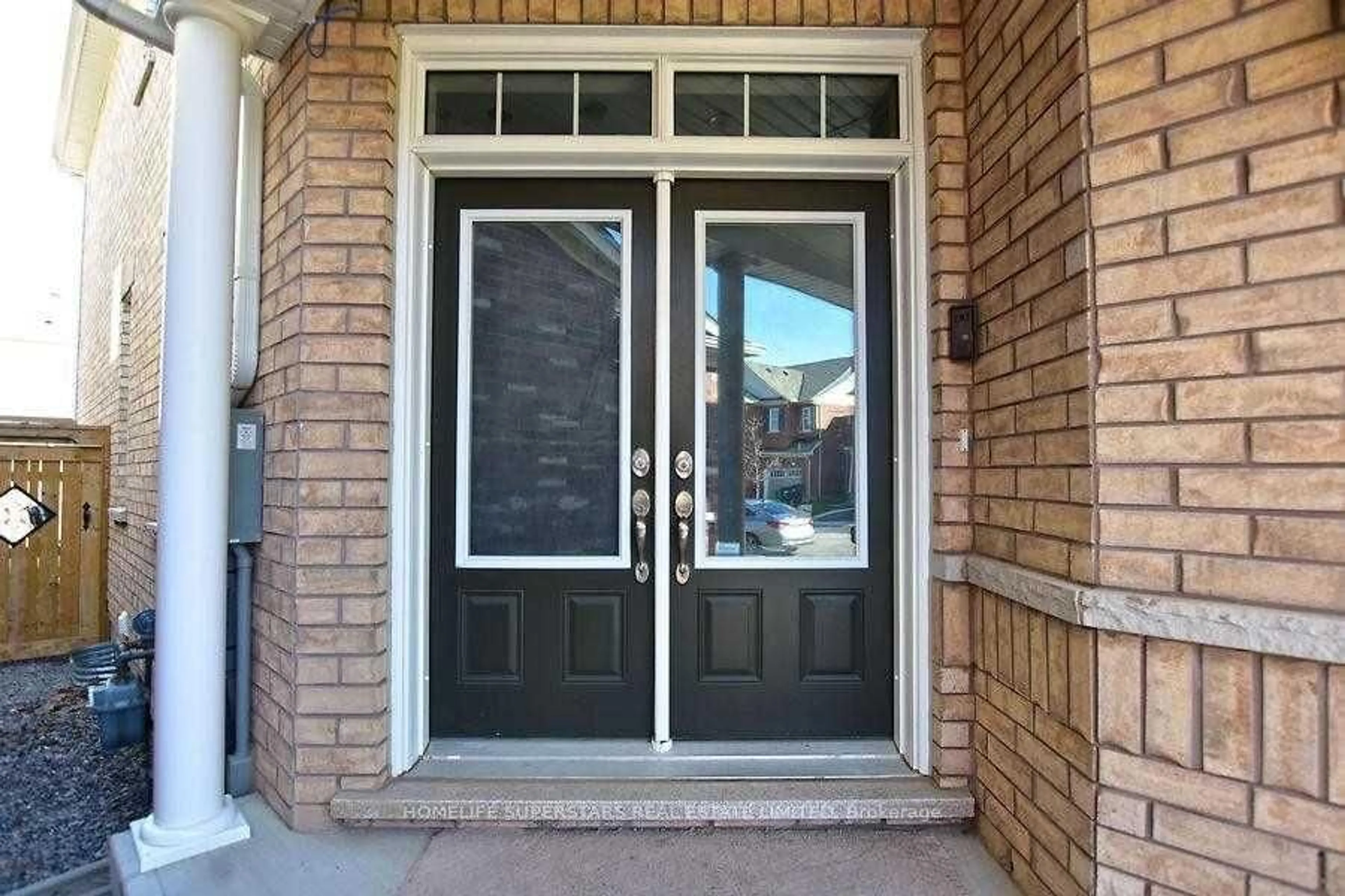 Indoor entryway for 63 Enford Cres, Brampton Ontario L7A 4C7