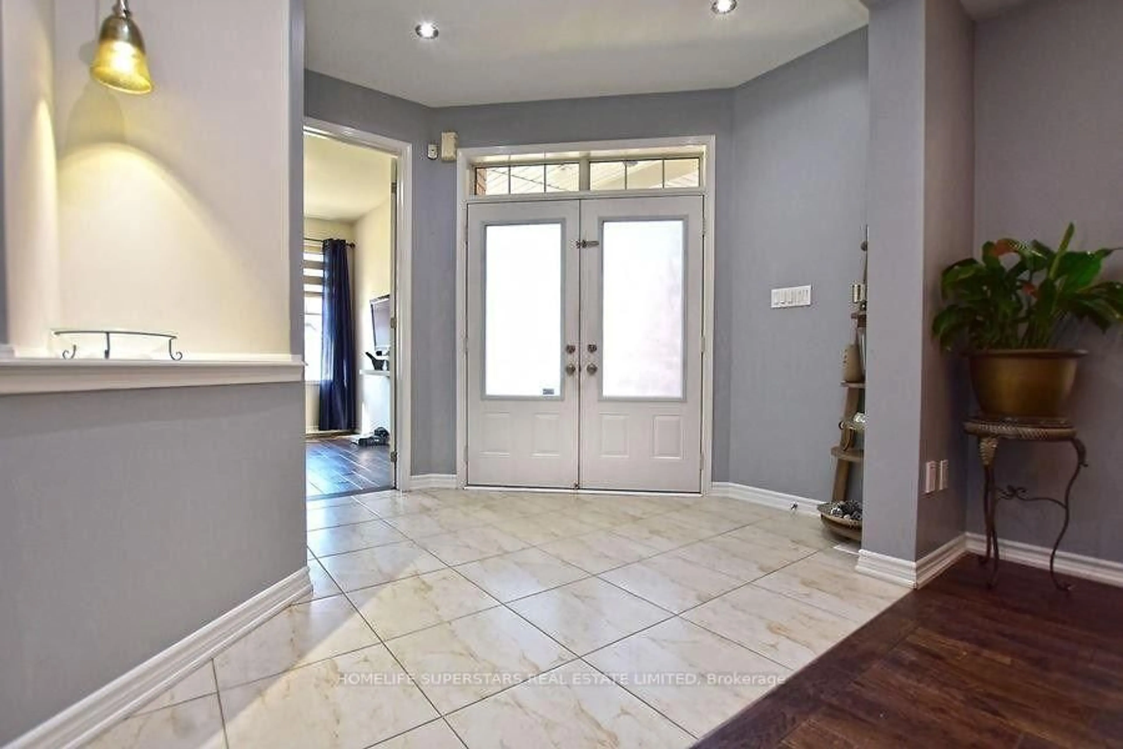 Indoor entryway for 63 Enford Cres, Brampton Ontario L7A 4C7
