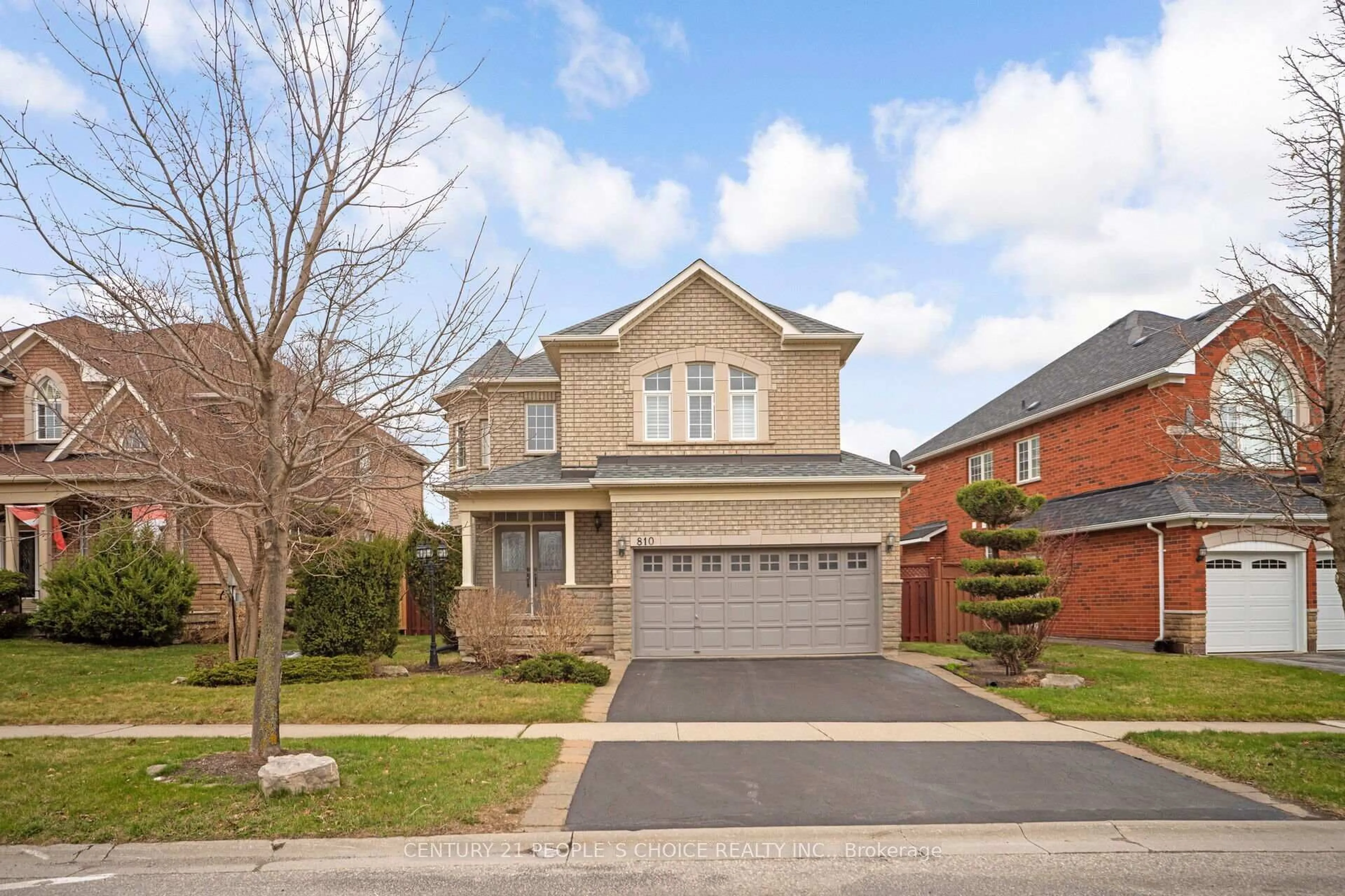 Home with brick exterior material, street for 810 Craig Carrier Crt, Mississauga Ontario L5W 1A6