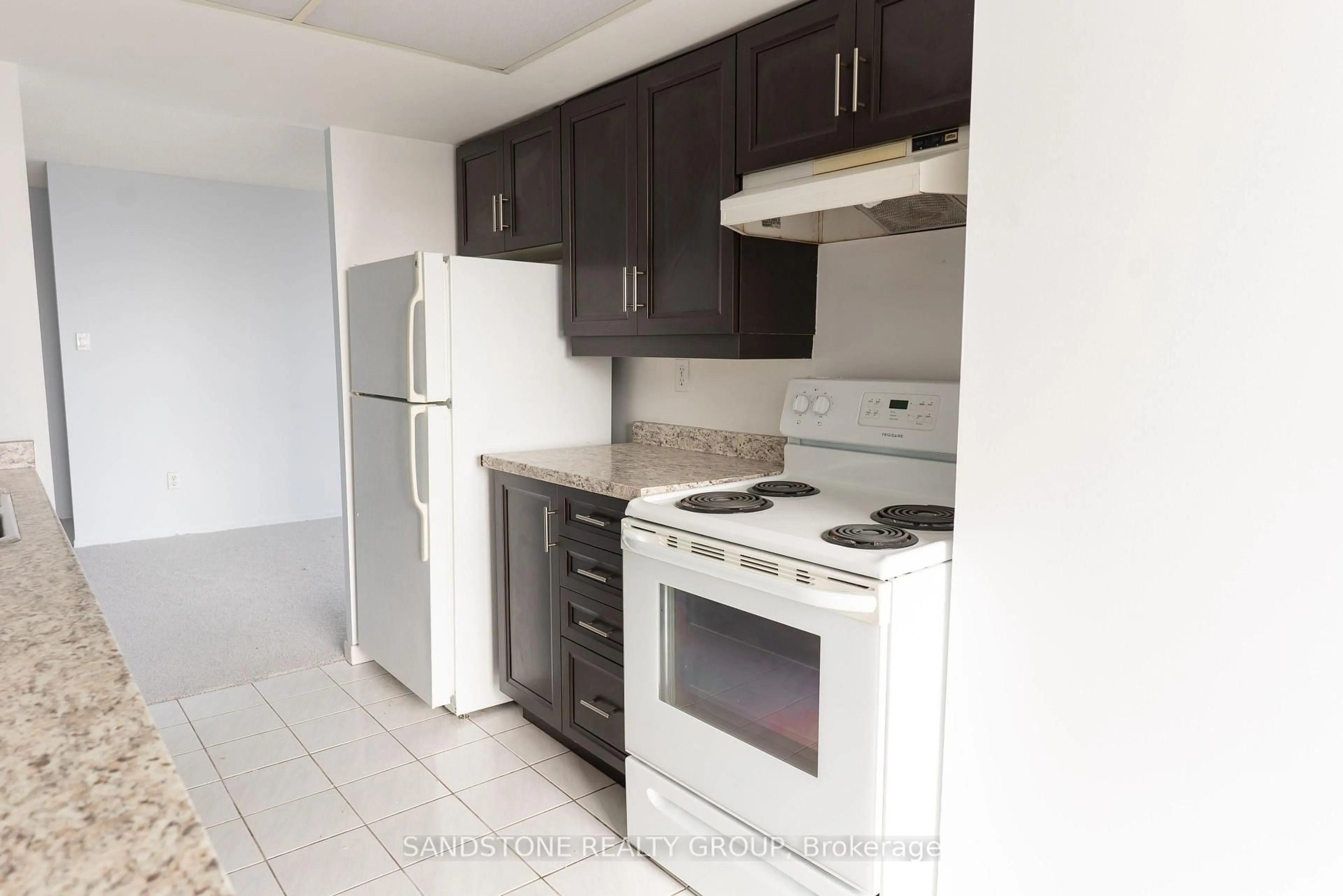 Standard kitchen, wood/laminate floor for 3 Rowntree Rd #601, Toronto Ontario M9V 5G8