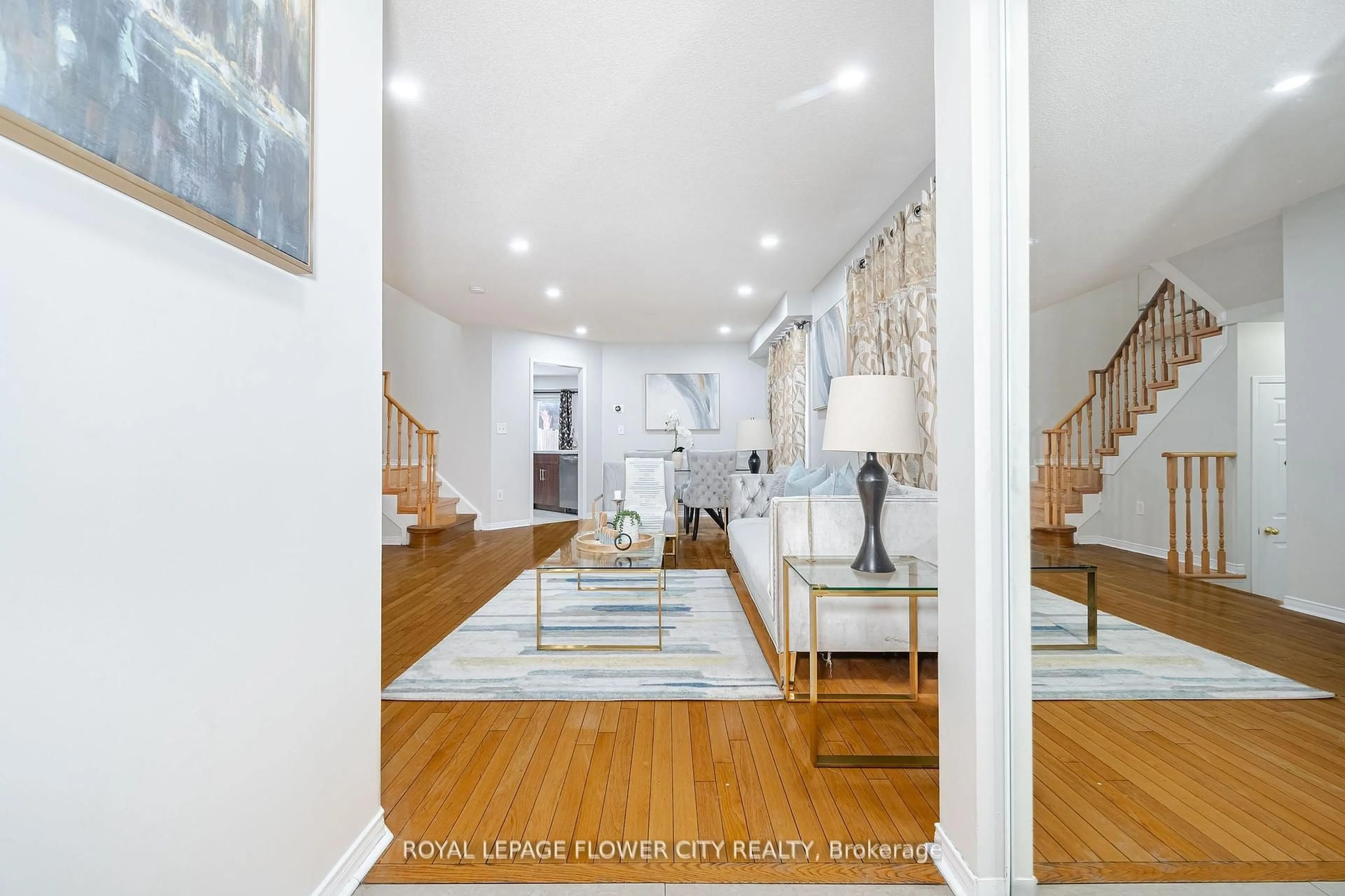 Indoor entryway for 112 Merganser Cres, Brampton Ontario L6W 4G4