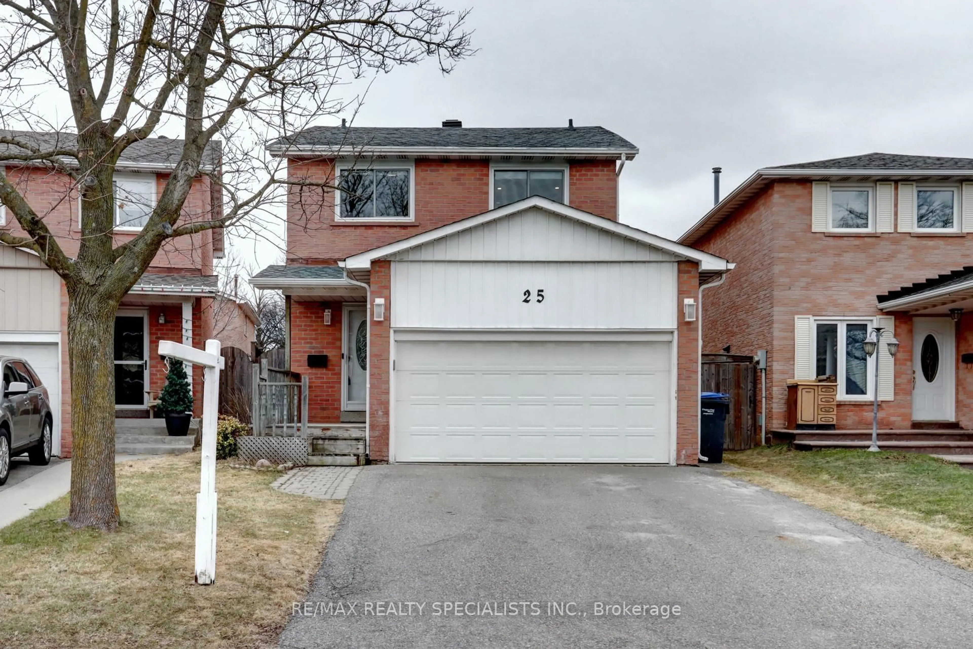 Home with brick exterior material, street for 25 Rushmore Cres, Brampton Ontario L6Z 1R1